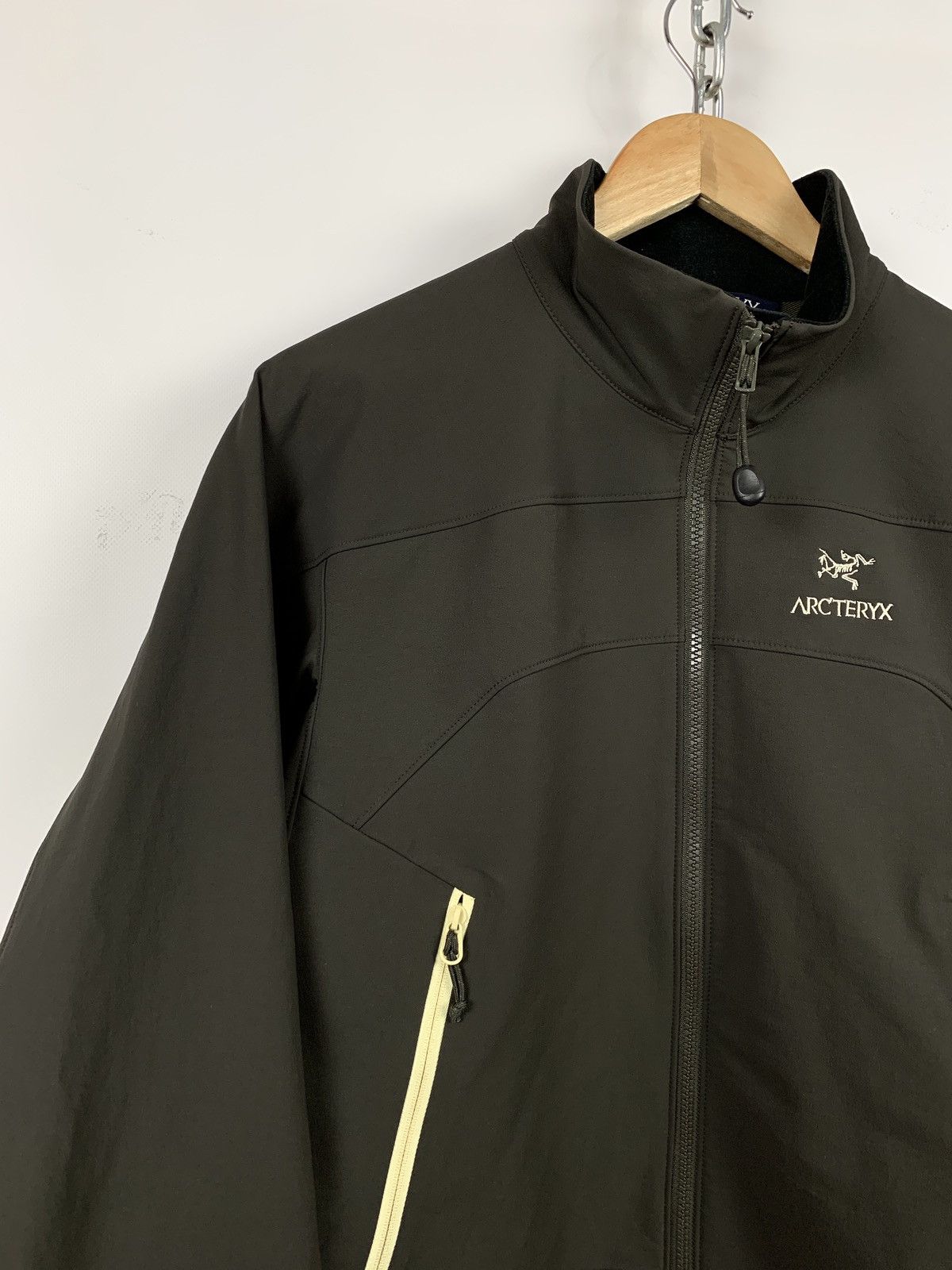 Arc'teryx Vintage Arcteryx Women’s Softshell Khaki Jacket Size L / US 10 / IT 46 - 5 Thumbnail