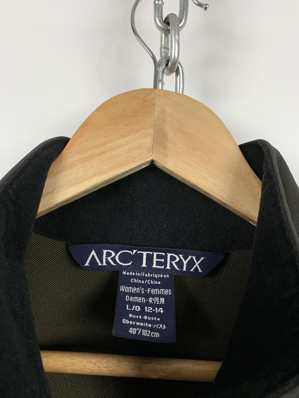 Arc'teryx Vintage Arcteryx Women’s Softshell Khaki Jacket Size L / US 10 / IT 46 - 17 Thumbnail