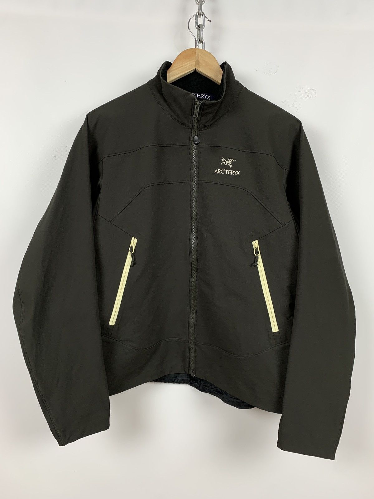 Arc'teryx Vintage Arcteryx Women’s Softshell Khaki Jacket Size L / US 10 / IT 46 - 1 Thumbnail