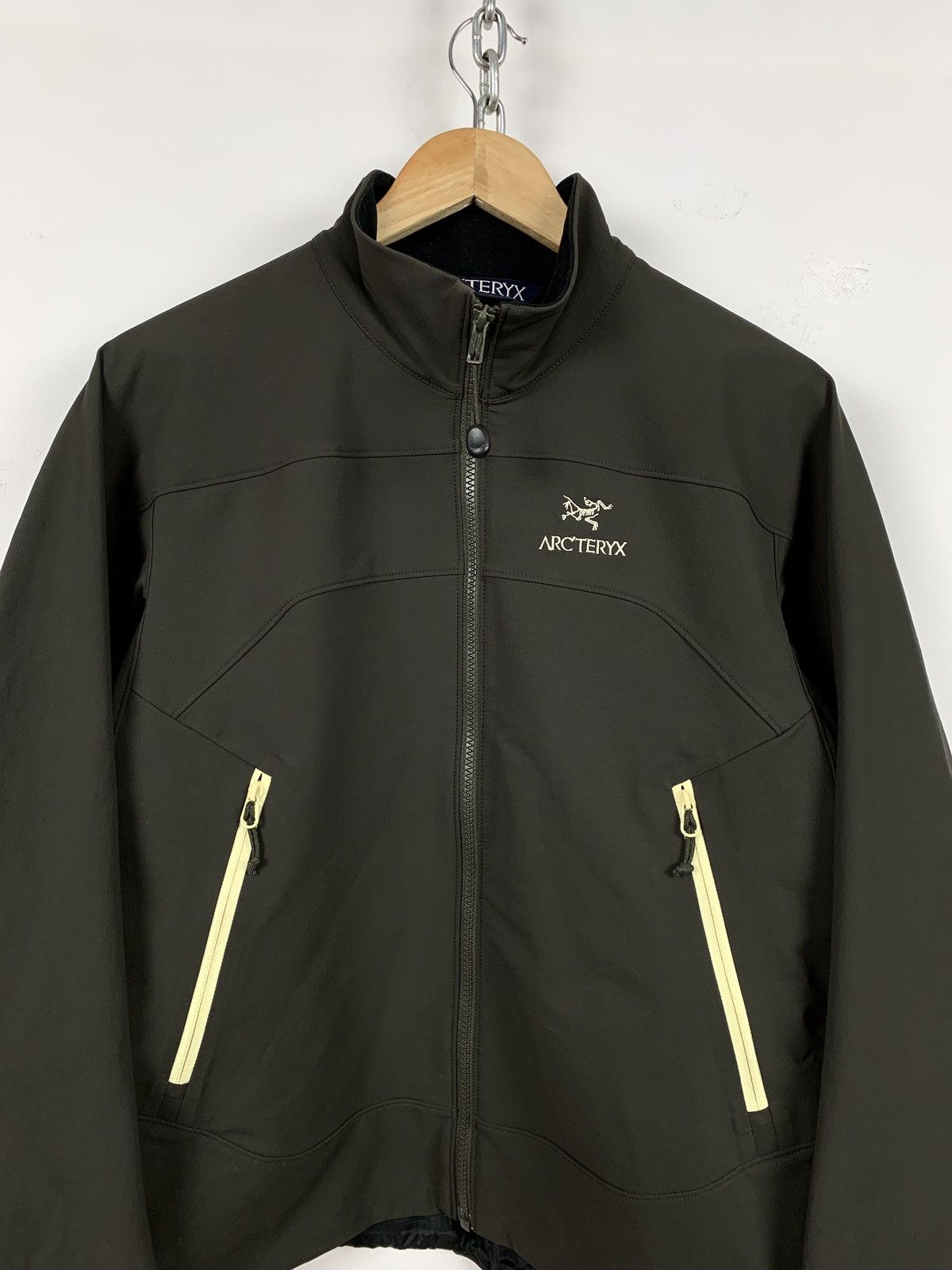 Arc'teryx Vintage Arcteryx Women’s Softshell Khaki Jacket Size L / US 10 / IT 46 - 3 Thumbnail