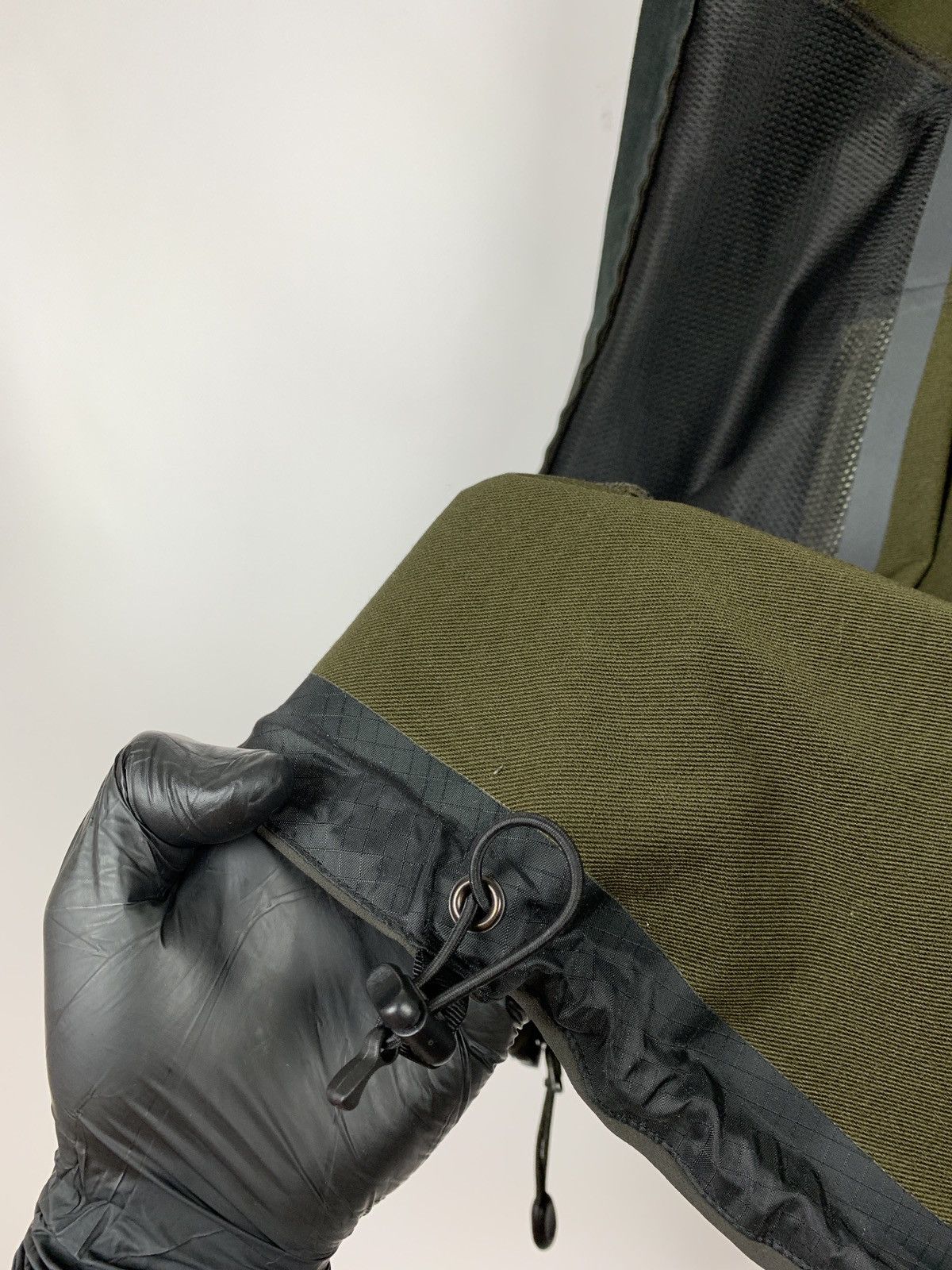 Arc'teryx Vintage Arcteryx Women’s Softshell Khaki Jacket Size L / US 10 / IT 46 - 16 Thumbnail