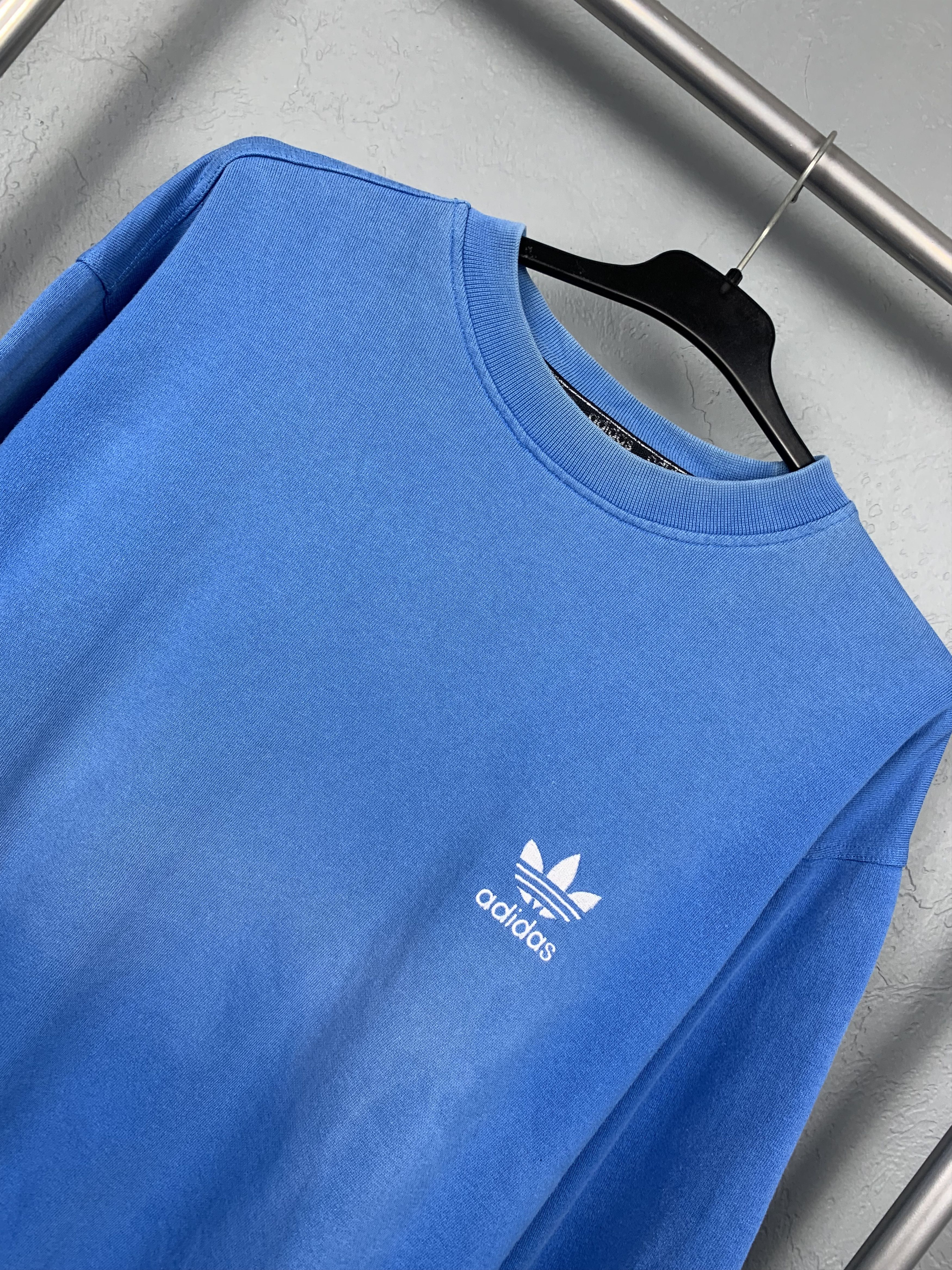 Adidas Adidas 90s Vintage Mens Sun Faded Sweatshirt Size US L / EU 52-54 / 3 - 2 Thumbnail