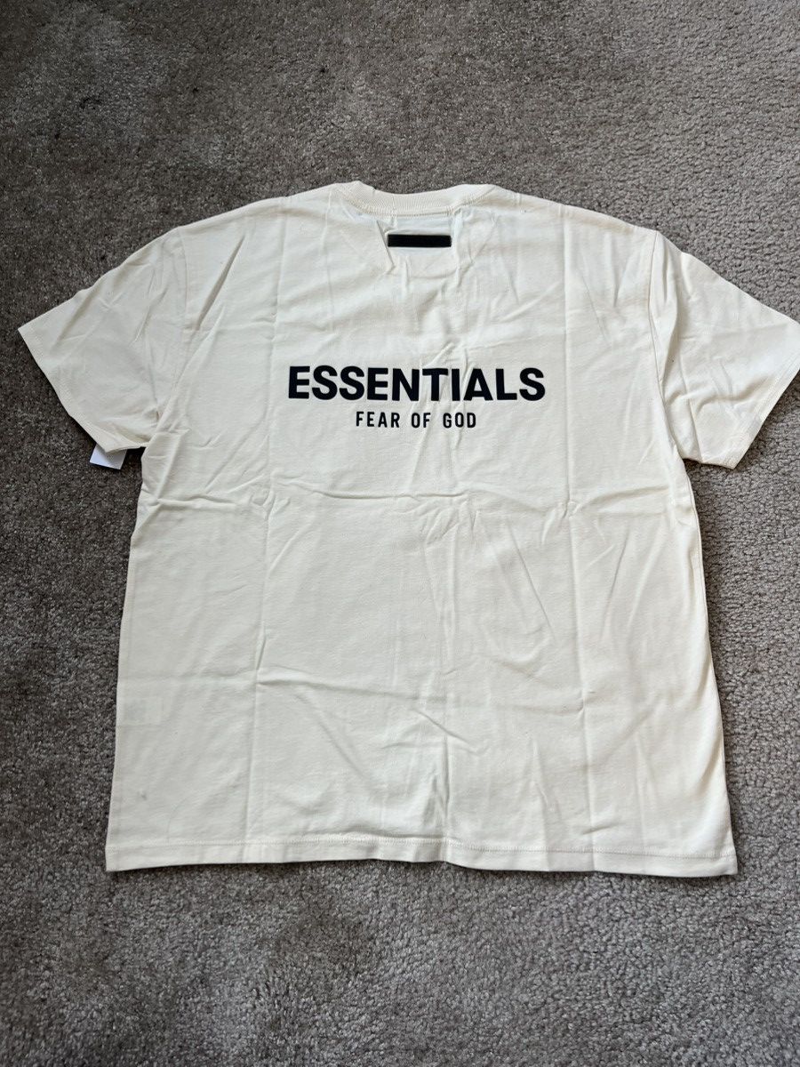 Fear of God Fear of God Essentials Cream T-Shirt Size US S / EU 44-46 / 1 - 1 Thumbnail