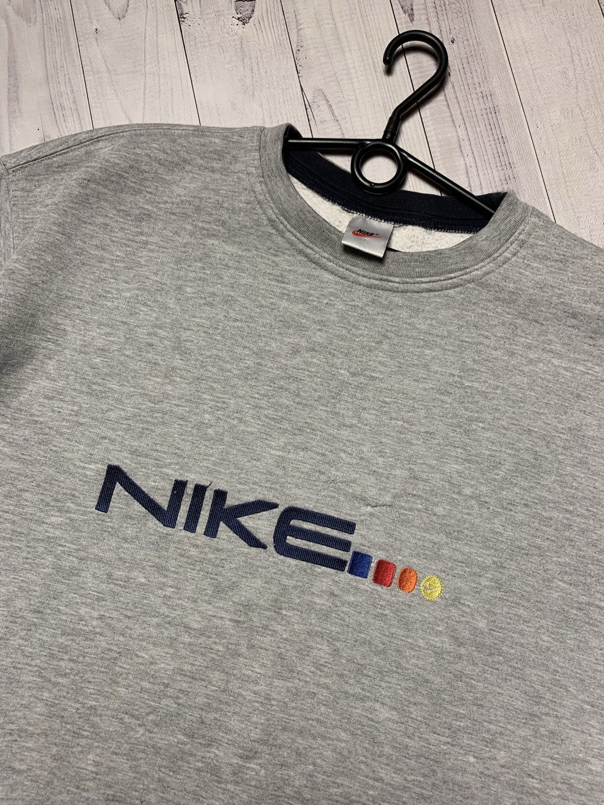 Vintage Vintage Nike sweatshirt big logo size XL Size US XL / EU 56 / 4 - 2 Thumbnail
