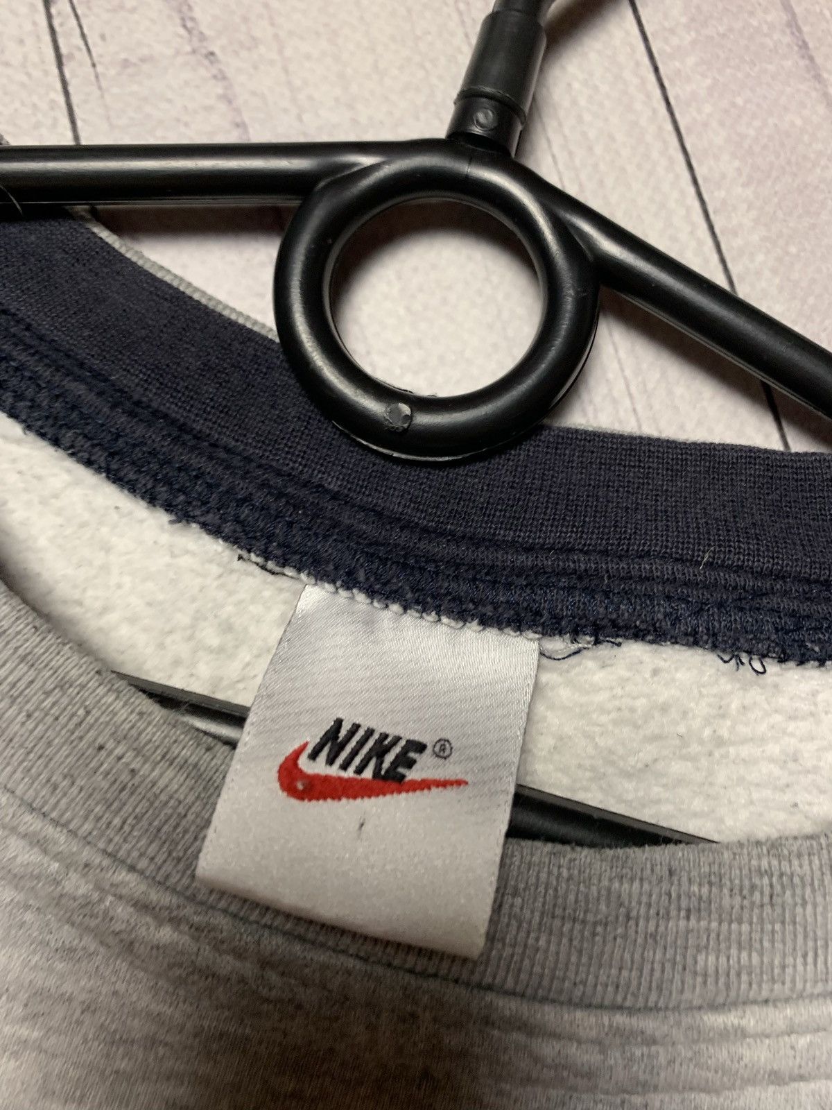 Vintage Vintage Nike sweatshirt big logo size XL Size US XL / EU 56 / 4 - 4 Thumbnail