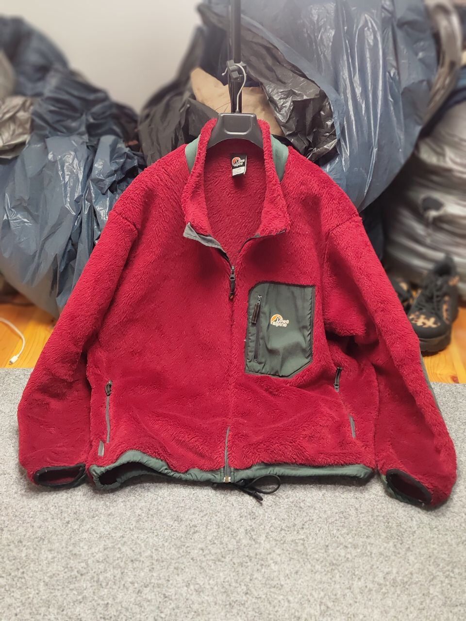Japanese Brand Vintage 90's lowe Alpine Red Retro Fleece Zip Up Jacket Size US XL / EU 56 / 4 - 25 Thumbnail
