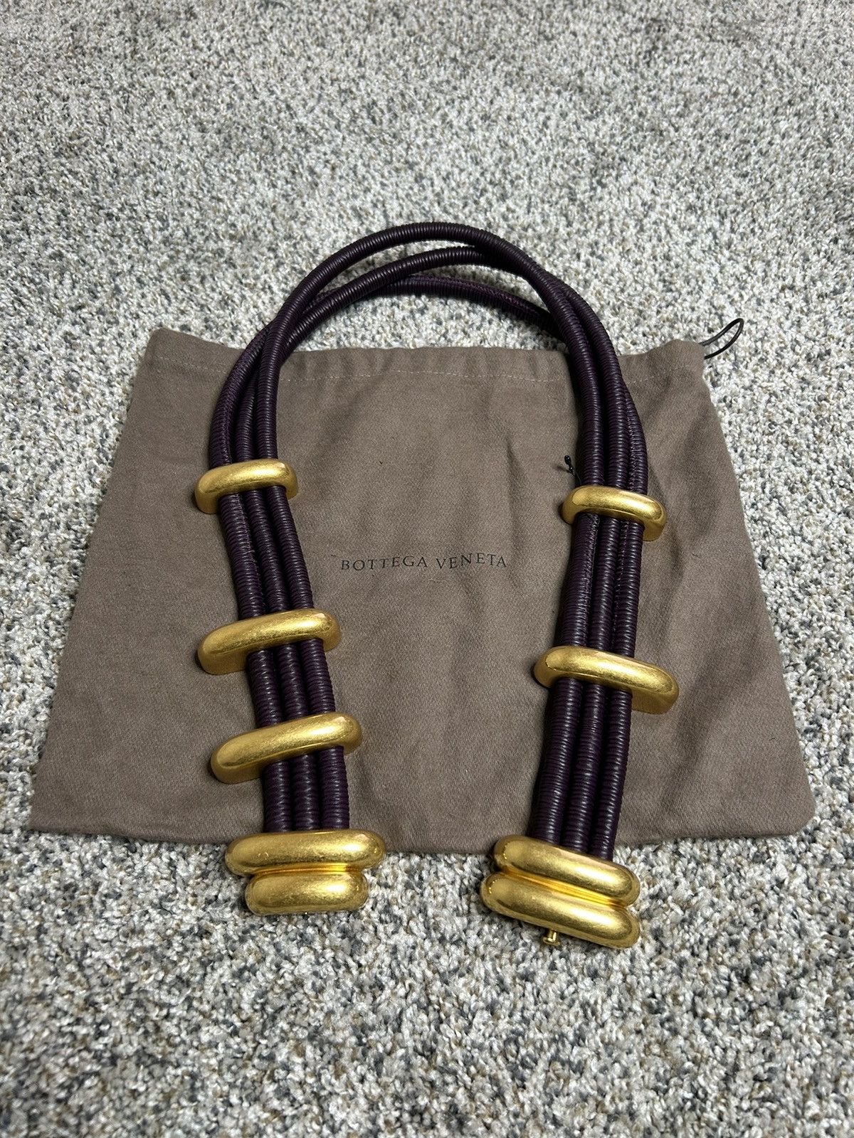 Runway Adjustable leather bungee belt