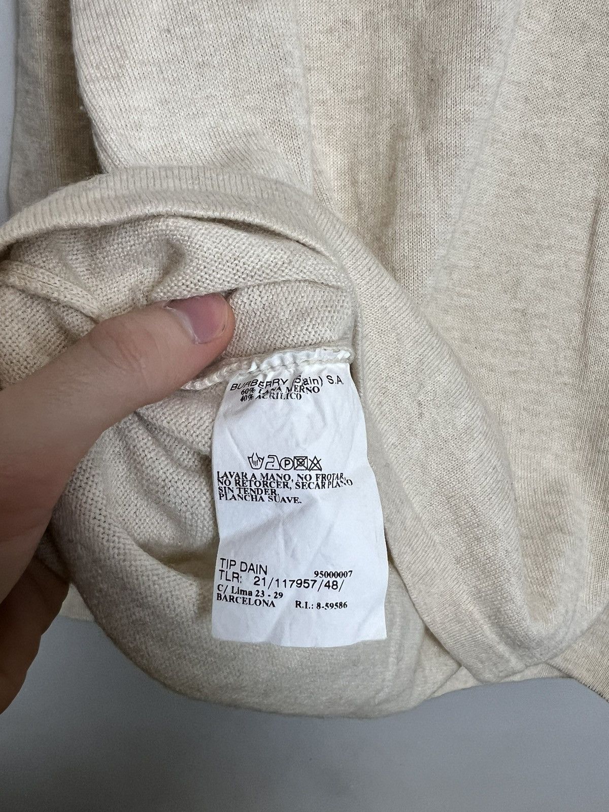 Burberry Vintage Burberry Sweater Knit V-Neck Basic Casual Rare Size US M / EU 48-50 / 2 - 6 Thumbnail