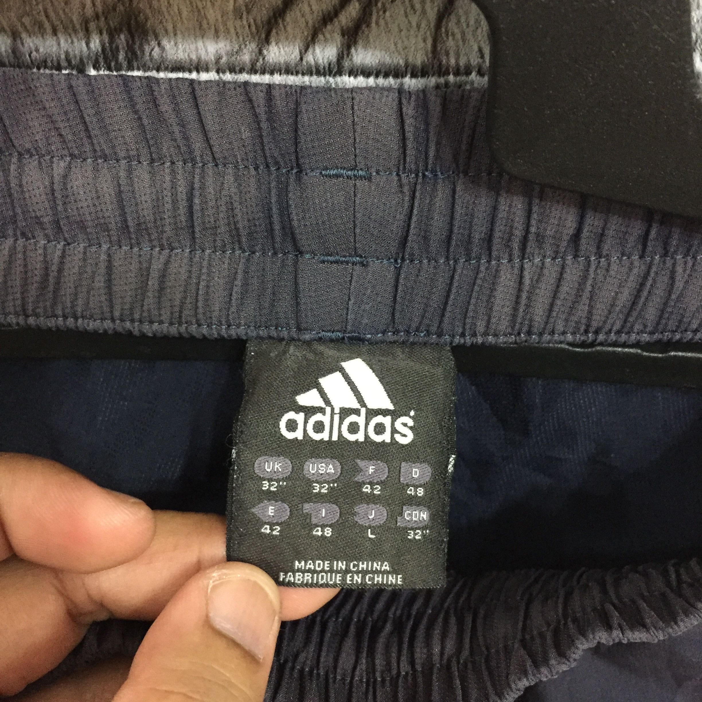 Adidas Adidas track pants embroidered size 32 (W 30-36) dark blue Size US 32 / EU 48 - 4 Thumbnail