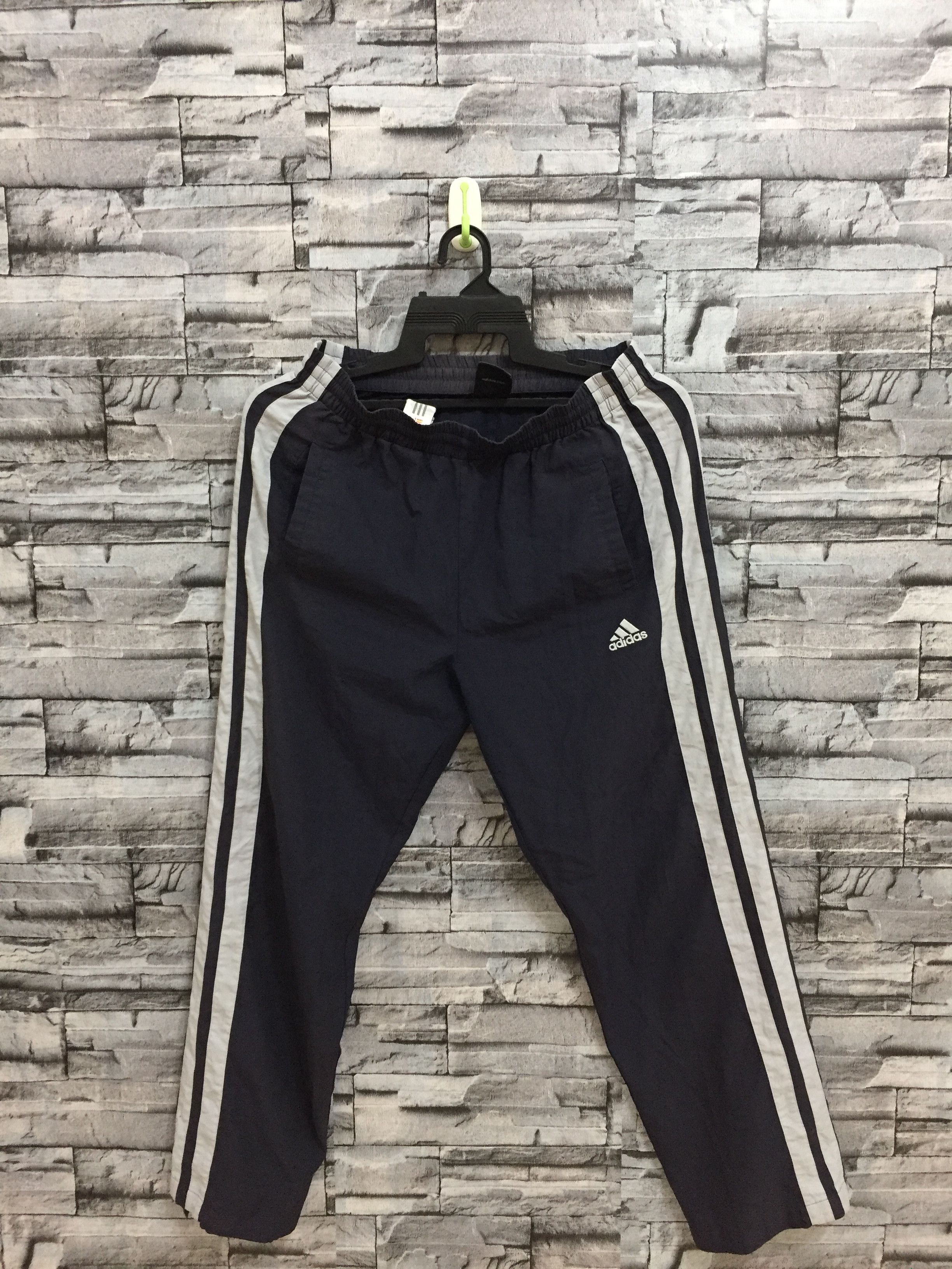 Adidas Adidas track pants embroidered size 32 (W 30-36) dark blue Size US 32 / EU 48 - 2 Thumbnail