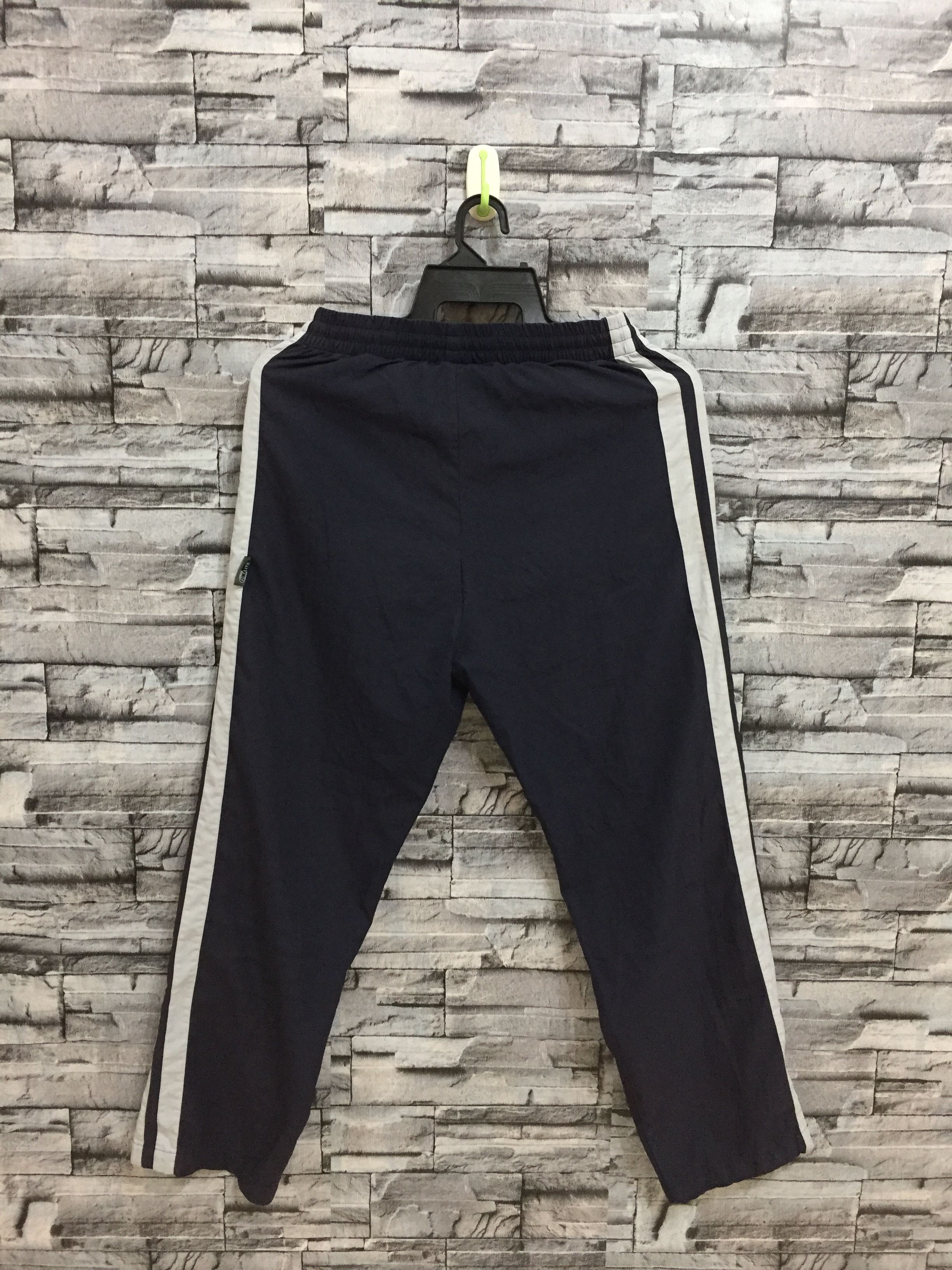 Adidas Adidas track pants embroidered size 32 (W 30-36) dark blue Size US 32 / EU 48 - 11 Thumbnail