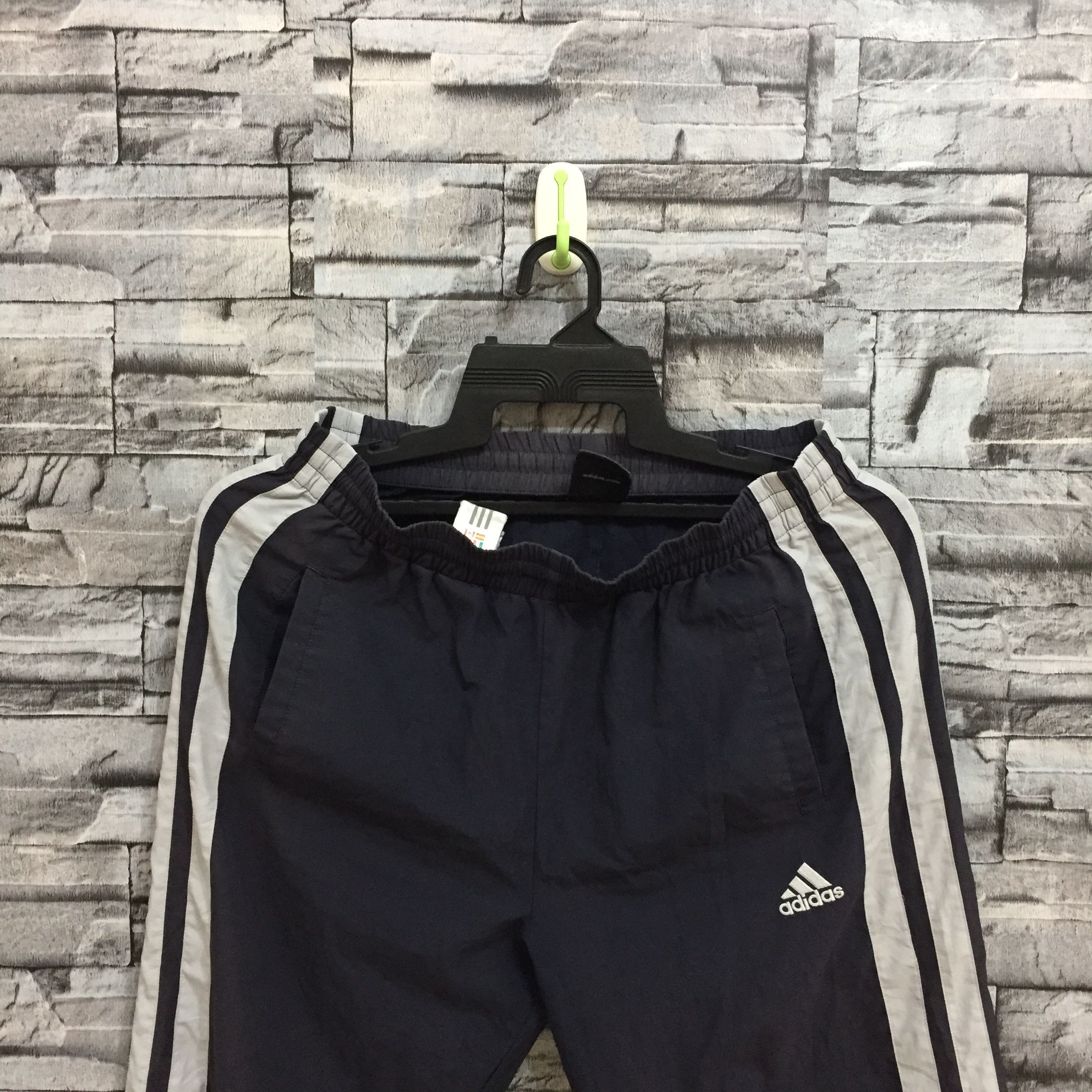 Adidas Adidas track pants embroidered size 32 (W 30-36) dark blue Size US 32 / EU 48 - 3 Thumbnail