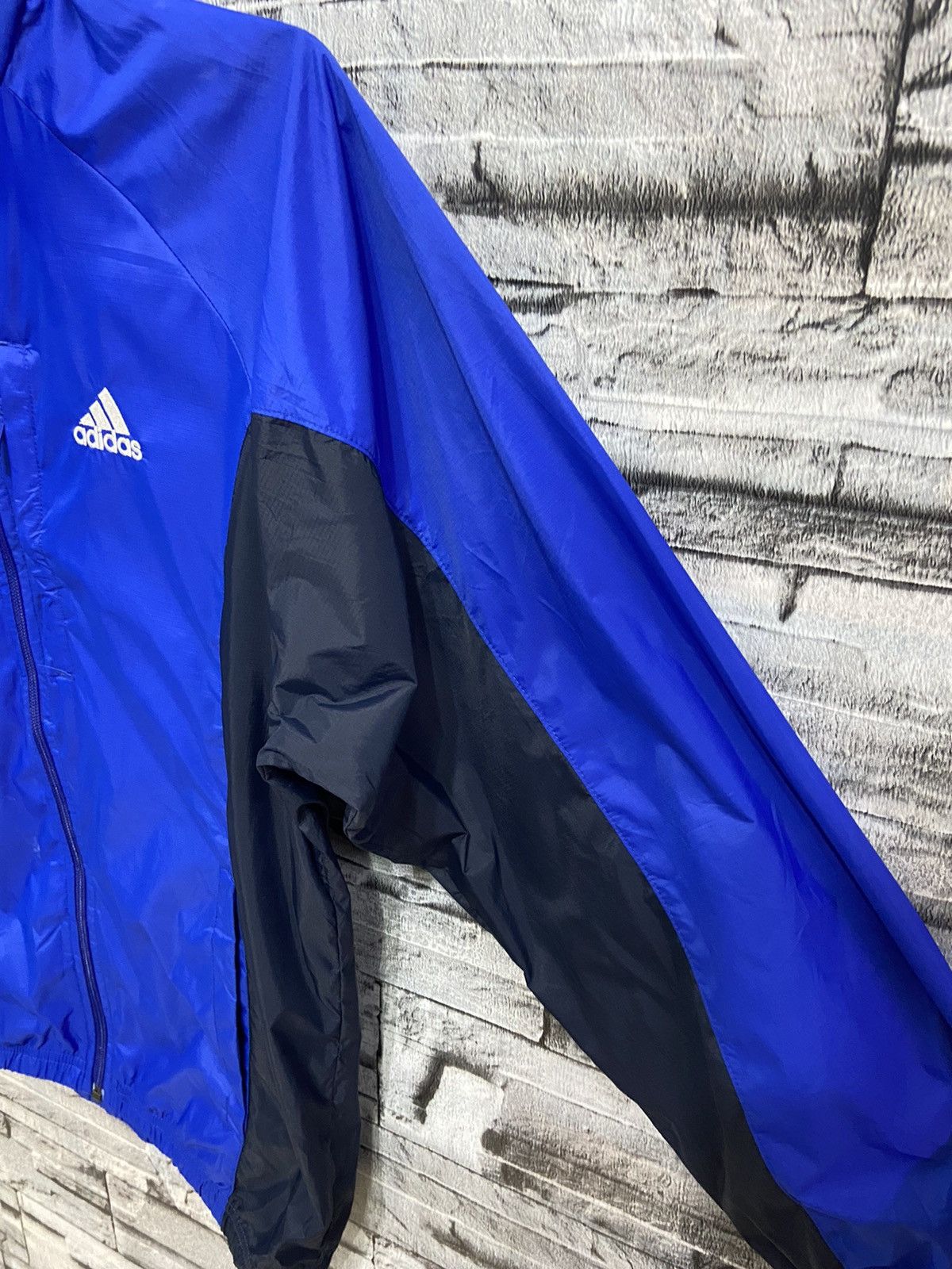 Adidas Vintage Adidas Jacket small logo embroidered fit M Size US M / EU 48-50 / 2 - 6 Thumbnail