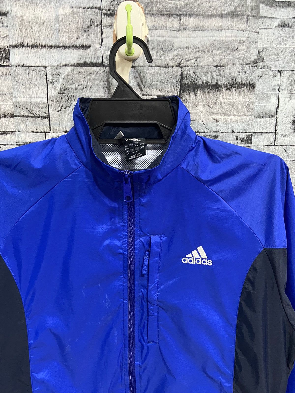 Adidas Vintage Adidas Jacket small logo embroidered fit M Size US M / EU 48-50 / 2 - 2 Thumbnail