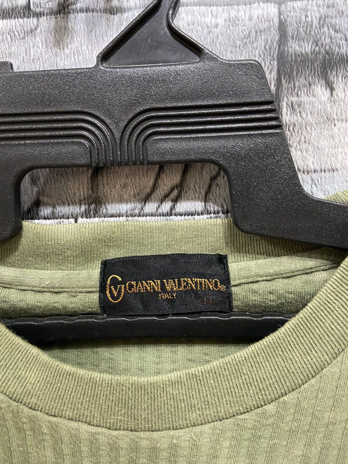 Valentino Vintage Gianni Valentino t shirt small logo fit L Size US L / EU 52-54 / 3 - 4 Thumbnail