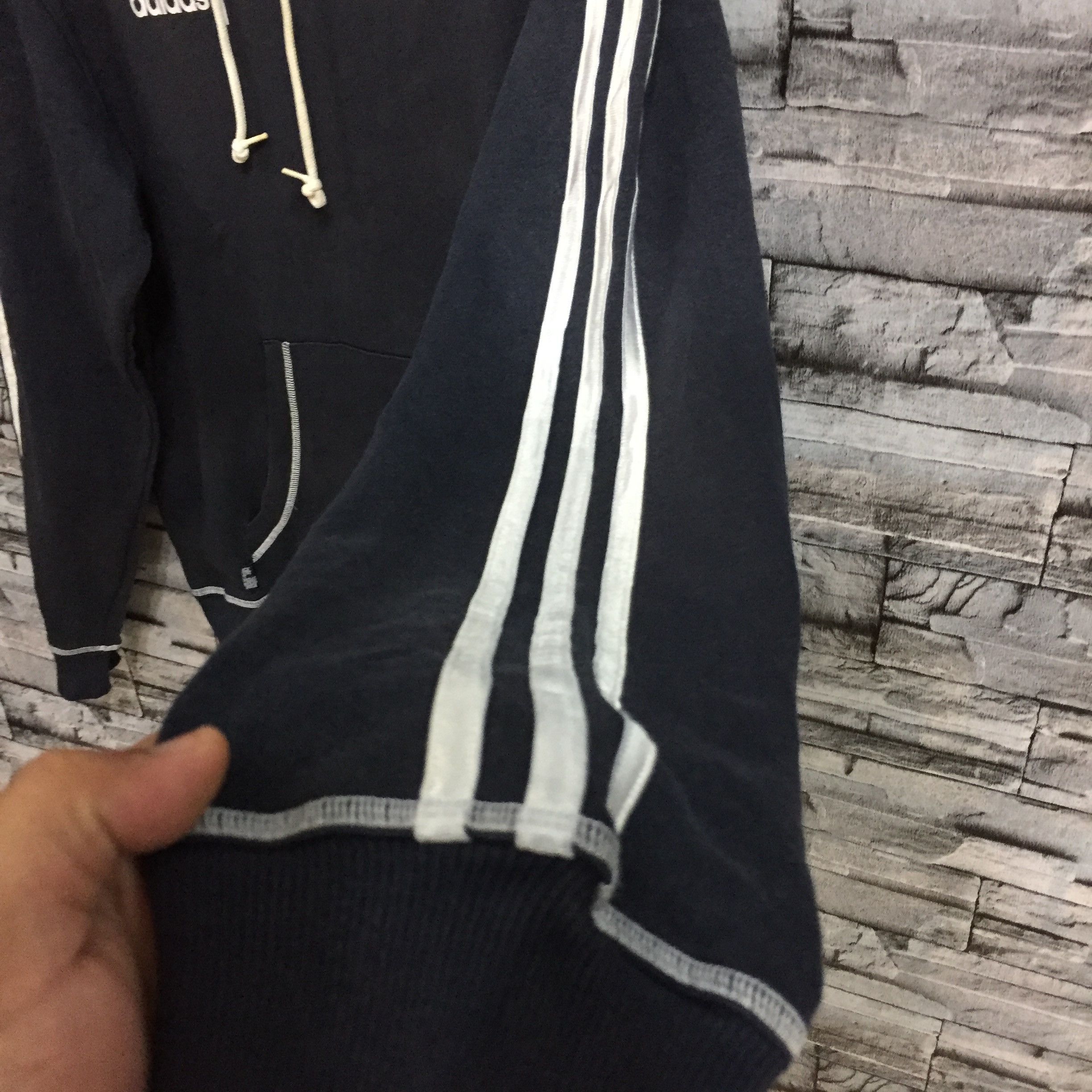 Adidas Vintage Adidas hoodie stripe Basketball equipment logo Size US M / EU 48-50 / 2 - 6 Thumbnail