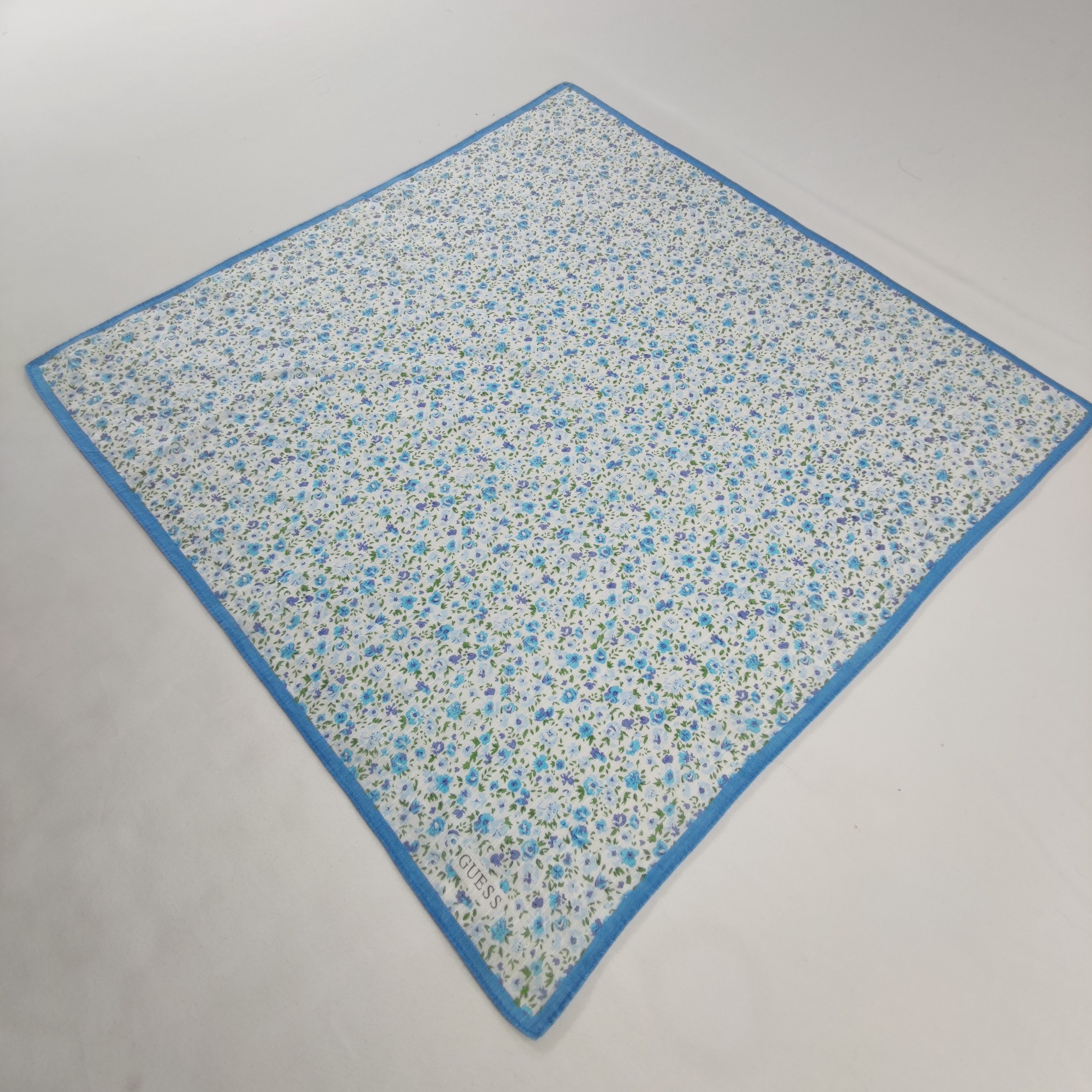 Guess Guess Handkerchief/Neckerchief/Bandana Size ONE SIZE - 3 Thumbnail