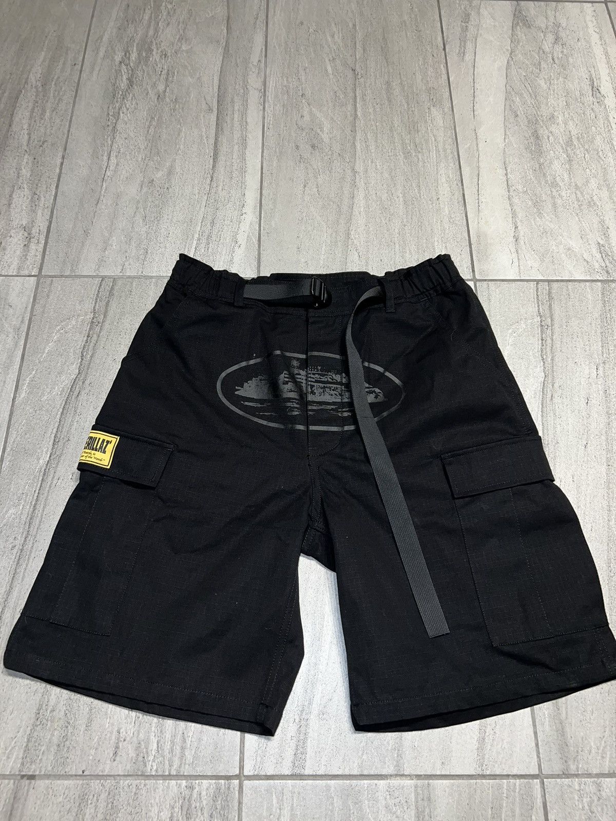 Corteiz ALCATRAZ CARGO SHORTS TRIPLE BLACK | Grailed