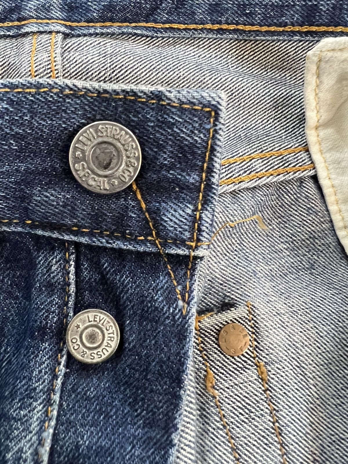 Levi's Vintage Levis 501XX Big E Selvedge Distressed Denim Jeans Size US 31 - 9 Thumbnail