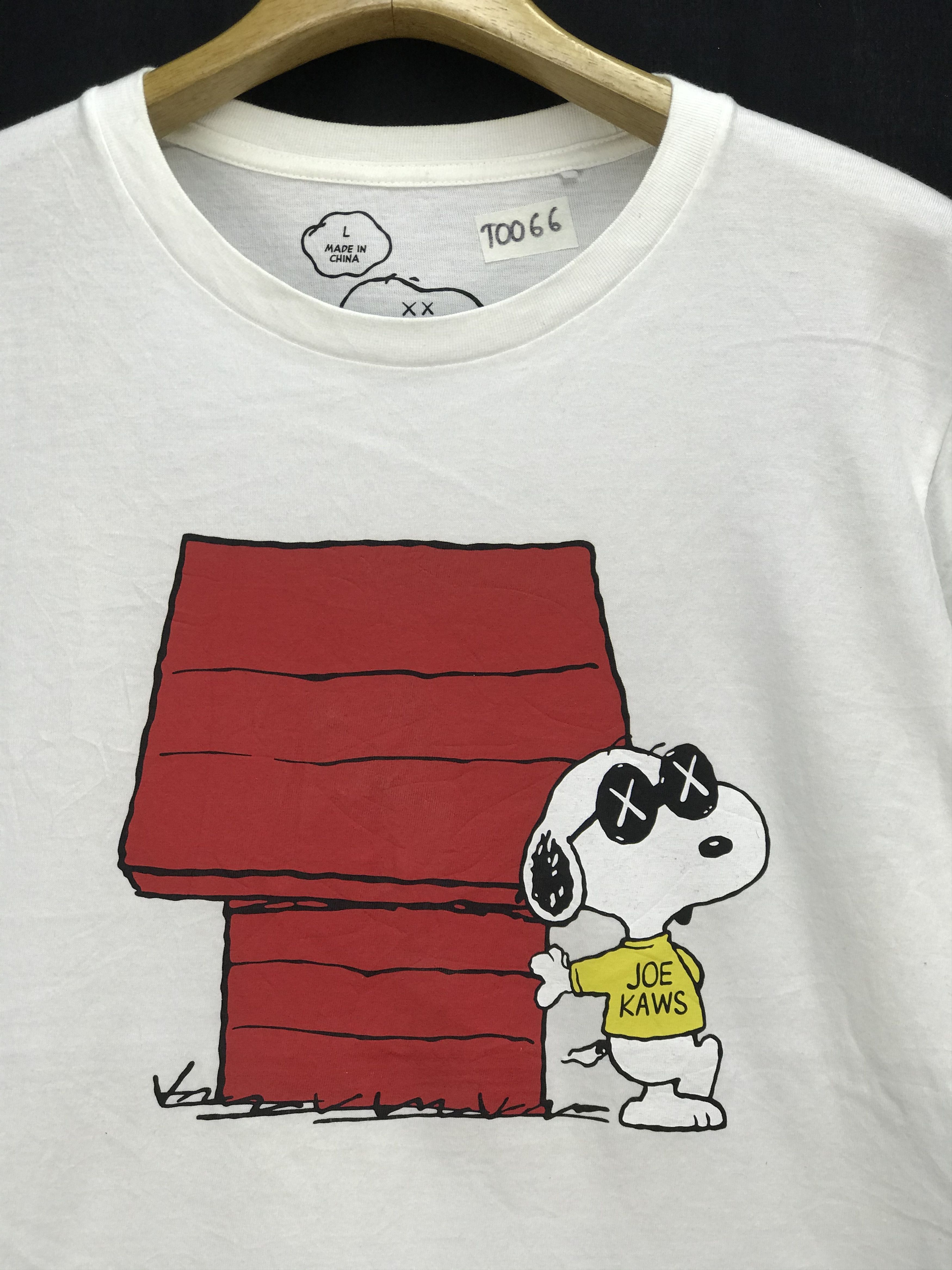 Kaws × Peanuts × Uniqlo KAWS X PEANUTS X UNIQLO SHIRT Size US L / EU 52-54 / 3 - 2 Thumbnail