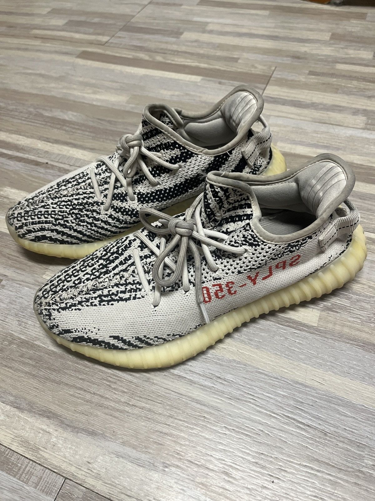 yeezy 350v2 zebra