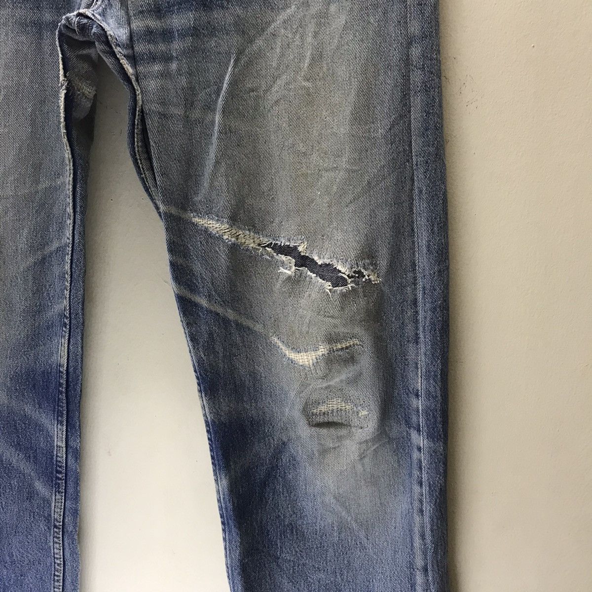Levi's Vintage 80s Levis 501 Destroy Distressed Dirty Zigzag Jeans Size US 34 / EU 50 - 7 Thumbnail