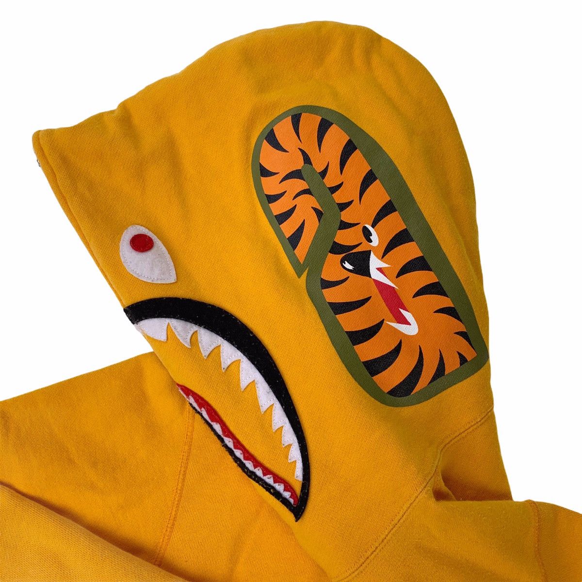 Bape Bape Orange Shark Hoodie Size US S / EU 44-46 / 1 - 3 Thumbnail