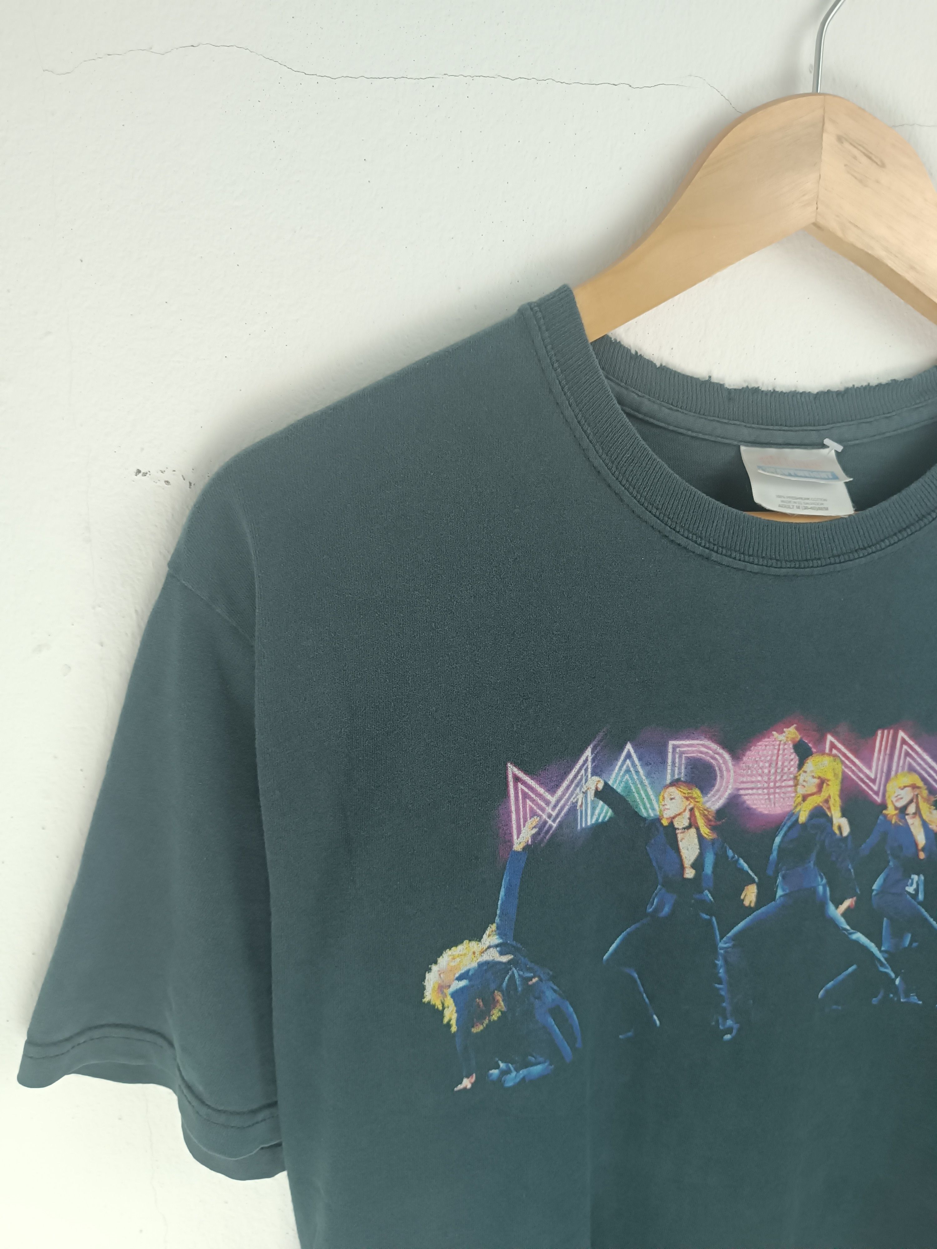 Band Tees THRASH FADED VINTAGE '06 MADONNA TOUR (britney billie janet) Size US M / EU 48-50 / 2 - 8 Thumbnail