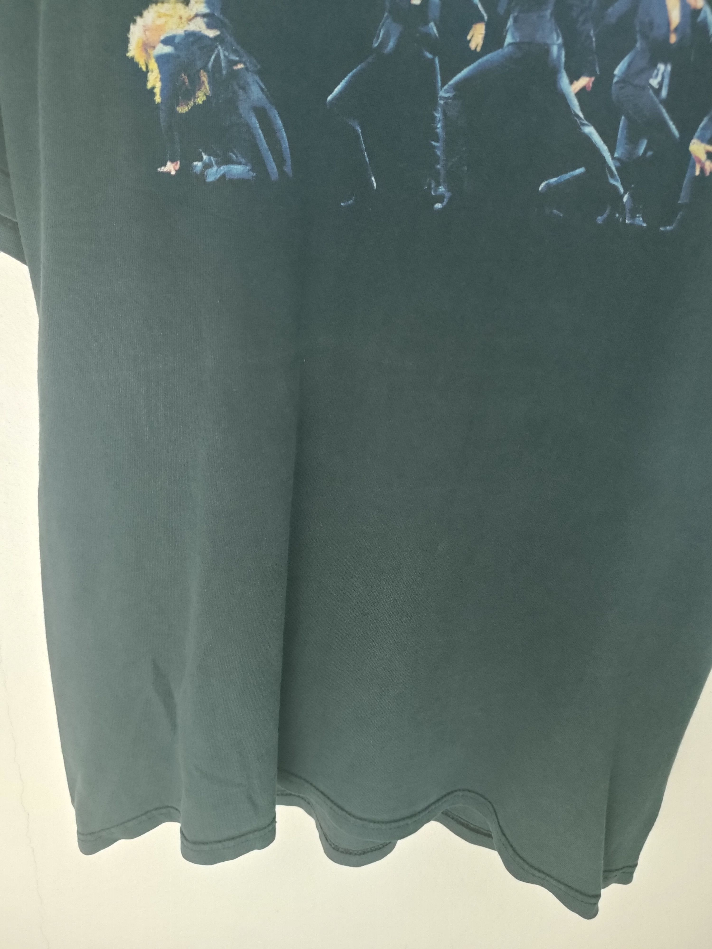 Band Tees THRASH FADED VINTAGE '06 MADONNA TOUR (britney billie janet) Size US M / EU 48-50 / 2 - 10 Thumbnail