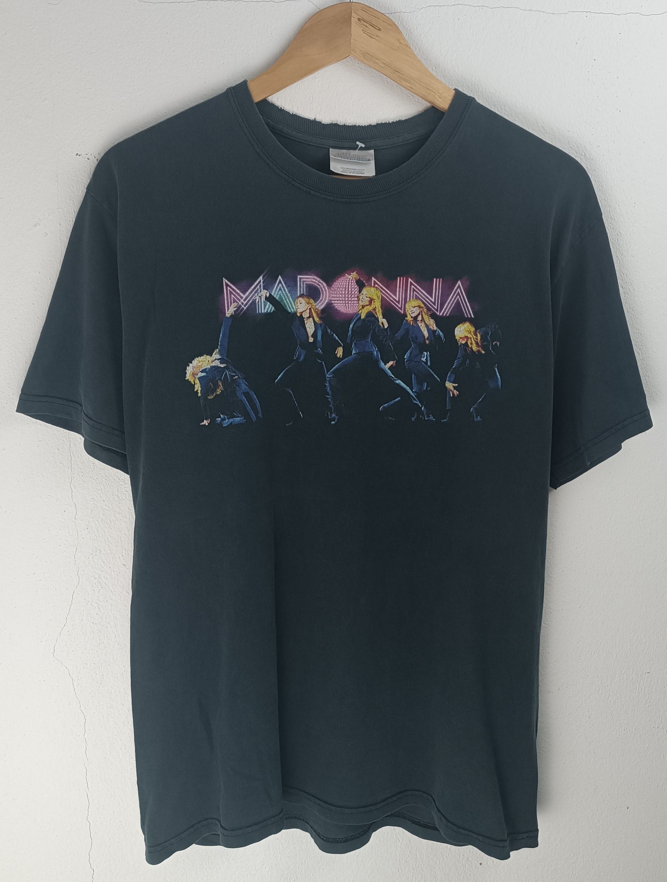 Band Tees THRASH FADED VINTAGE '06 MADONNA TOUR (britney billie janet) Size US M / EU 48-50 / 2 - 3 Thumbnail