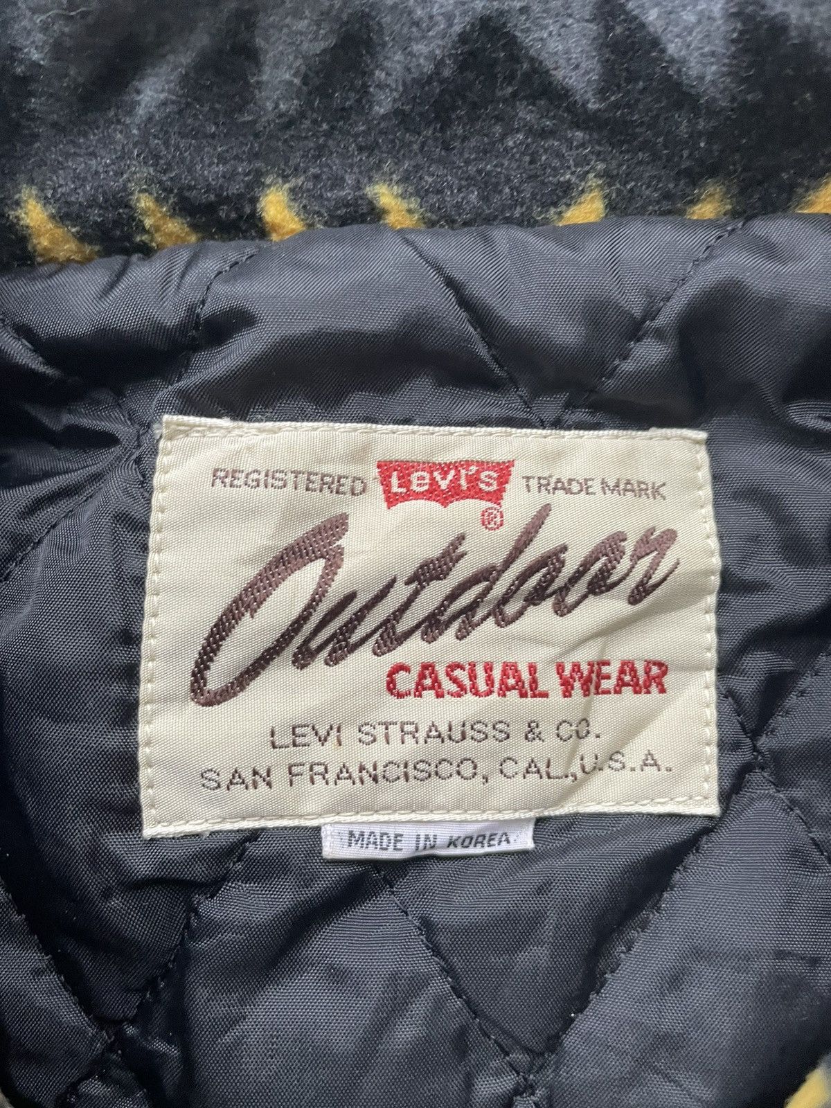 Le Grande Bleu (L.G.B.) Vintage Levis 1994 Native Outdoor Jacket Size US XL / EU 56 / 4 - 9 Thumbnail