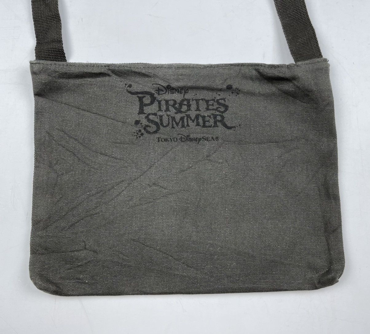 Disney pirate skulls shoulder bag sling bag t3 Size ONE SIZE - 7 Thumbnail