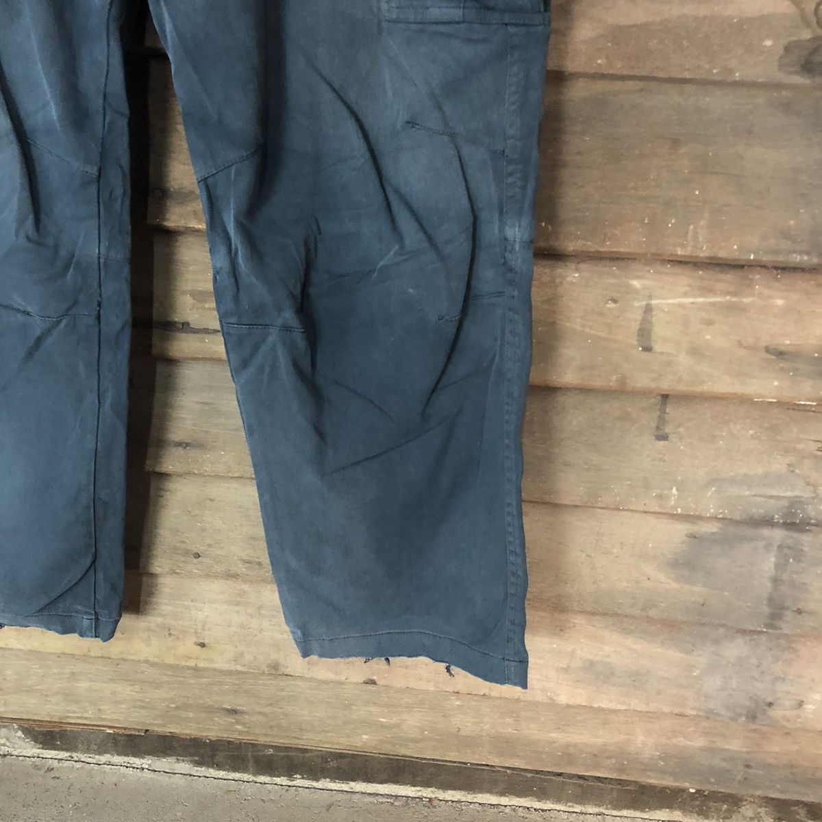 Vintage Japanese Brand faded Dark Blue utility Cargo Pants #5445 Size US 30 / EU 46 - 9 Thumbnail