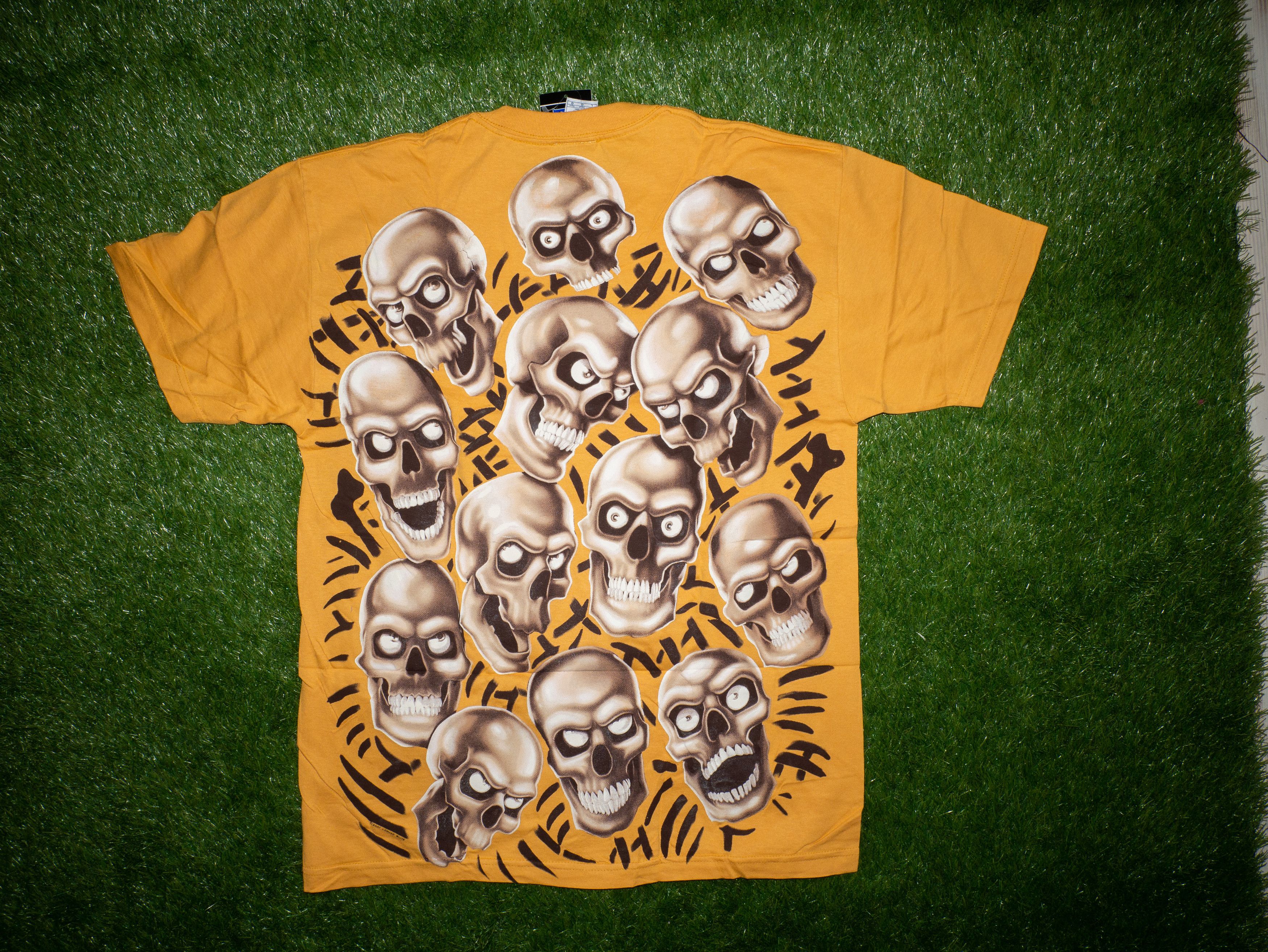 Liquid Blue × Vintage Vintage Liquid Blue Skull Pile L T-Shirt NWT Size US L / EU 52-54 / 3 - 2 Thumbnail