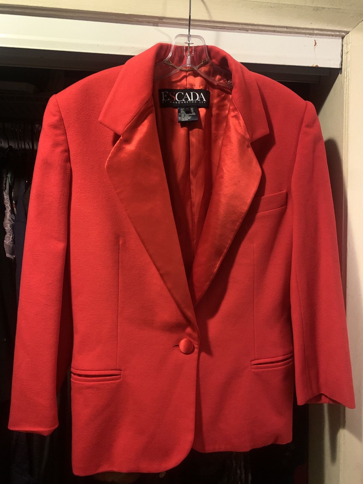 Escada ESCADA red silk satin lapel blazer Size XS / US 0-2 / IT 36-38 - 8 Thumbnail