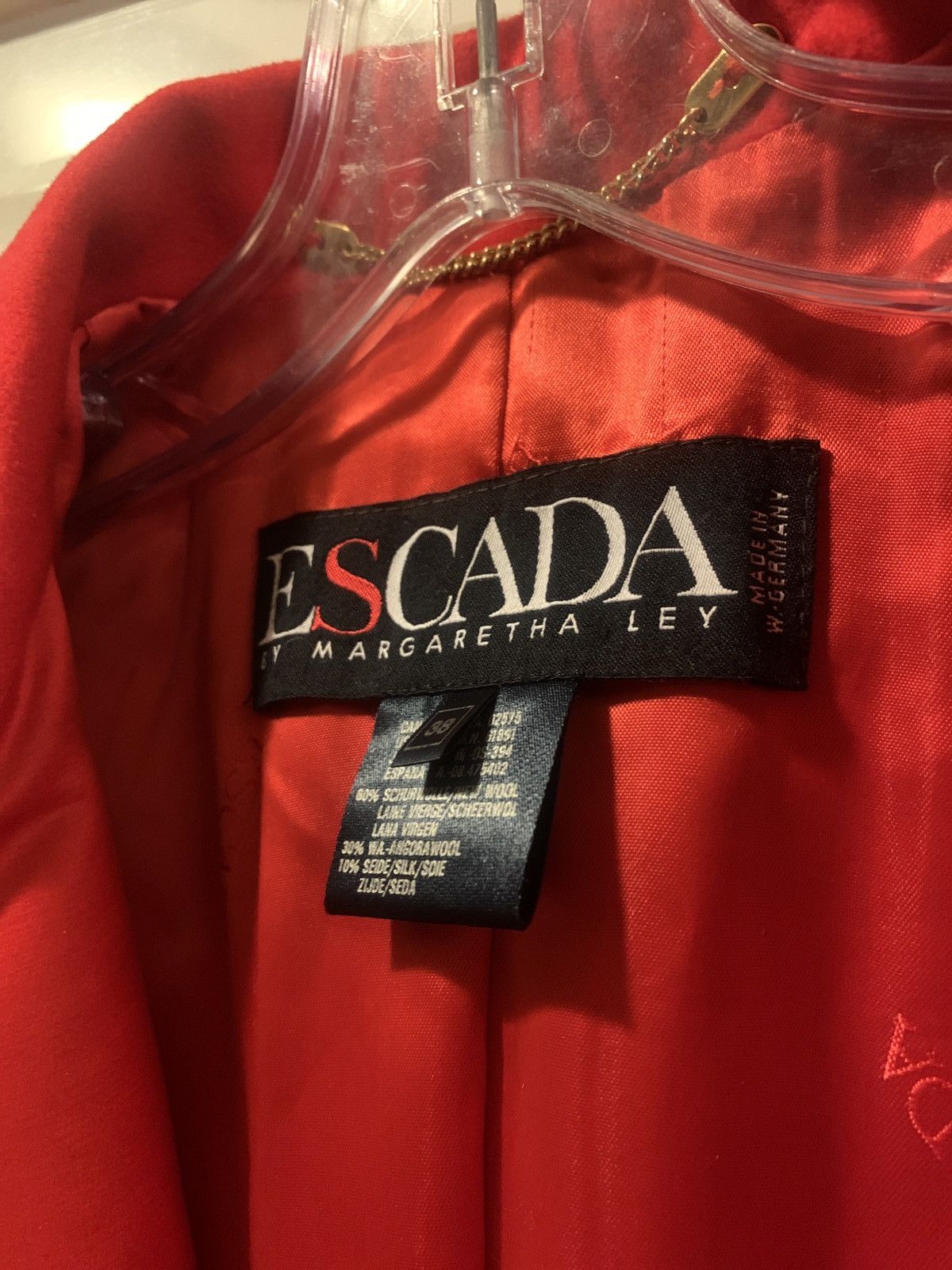 Escada ESCADA red silk satin lapel blazer Size XS / US 0-2 / IT 36-38 - 7 Thumbnail