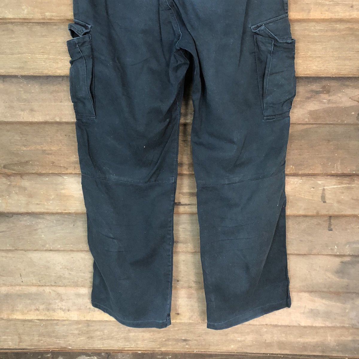 Japanese Brand Japanese Brand Dark Blue utility Cargo Pants #7063 Size US 32 / EU 48 - 12 Thumbnail