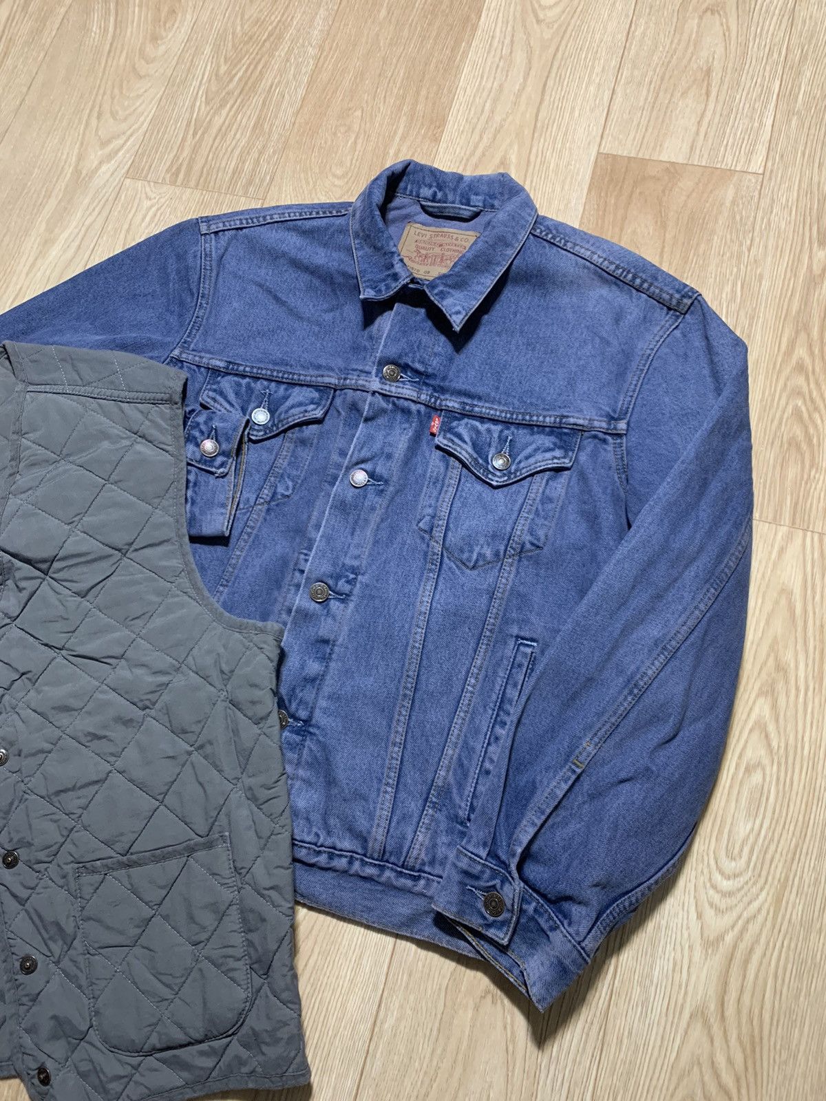 Levi's Vintage Levi’s Denim Jacket With Lining Size L Size US L / EU 52-54 / 3 - 2 Thumbnail