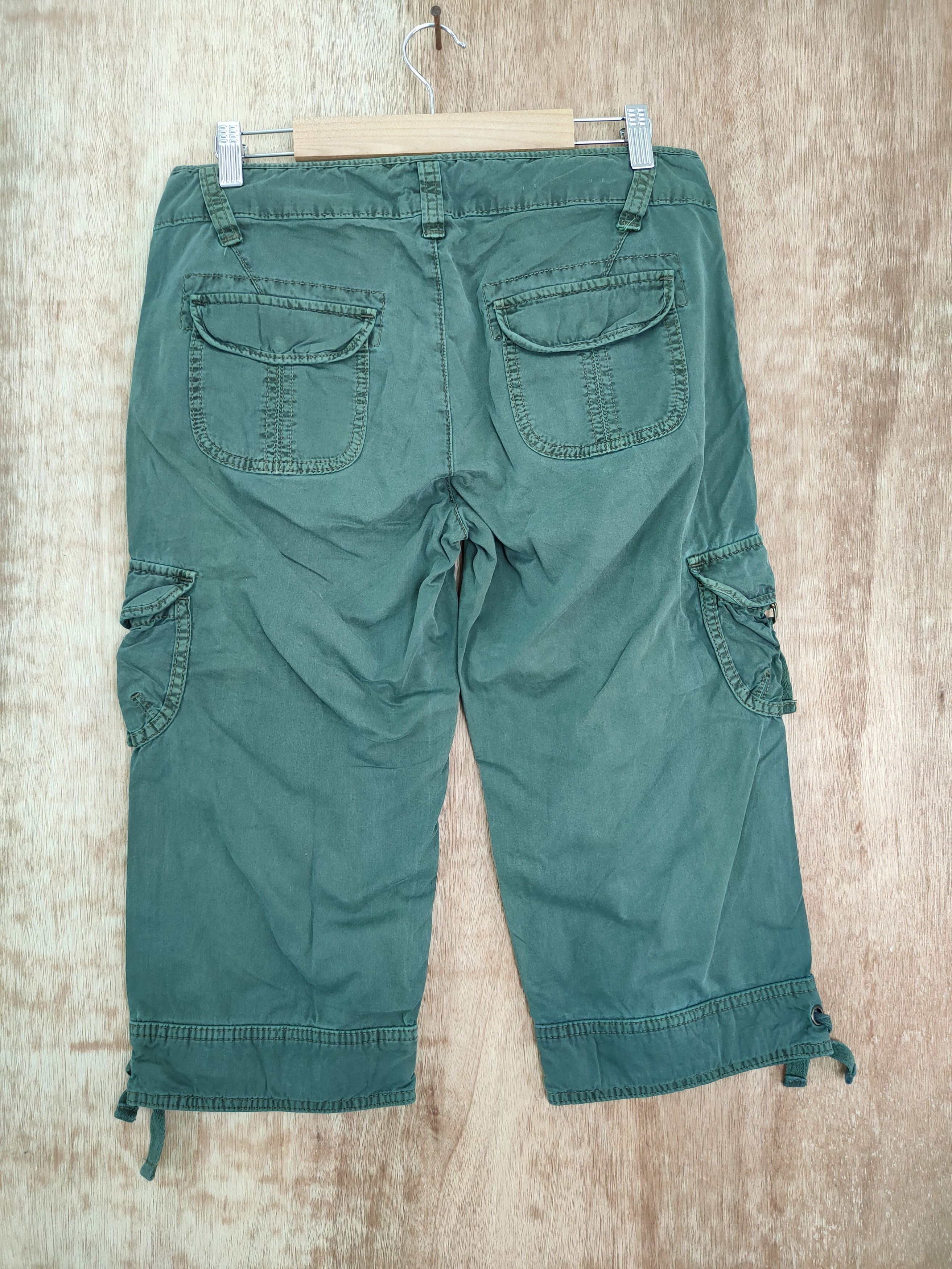 Japanese Brand × Uniqlo Uniqlo 3/4 short cargo pants Size US 27 - 4 Thumbnail