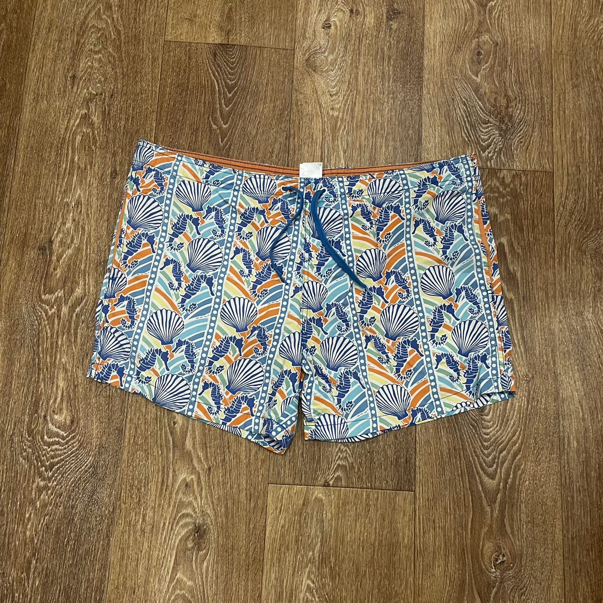 Vintage 90s Art Streetwear Hawaiian Shorts fashion