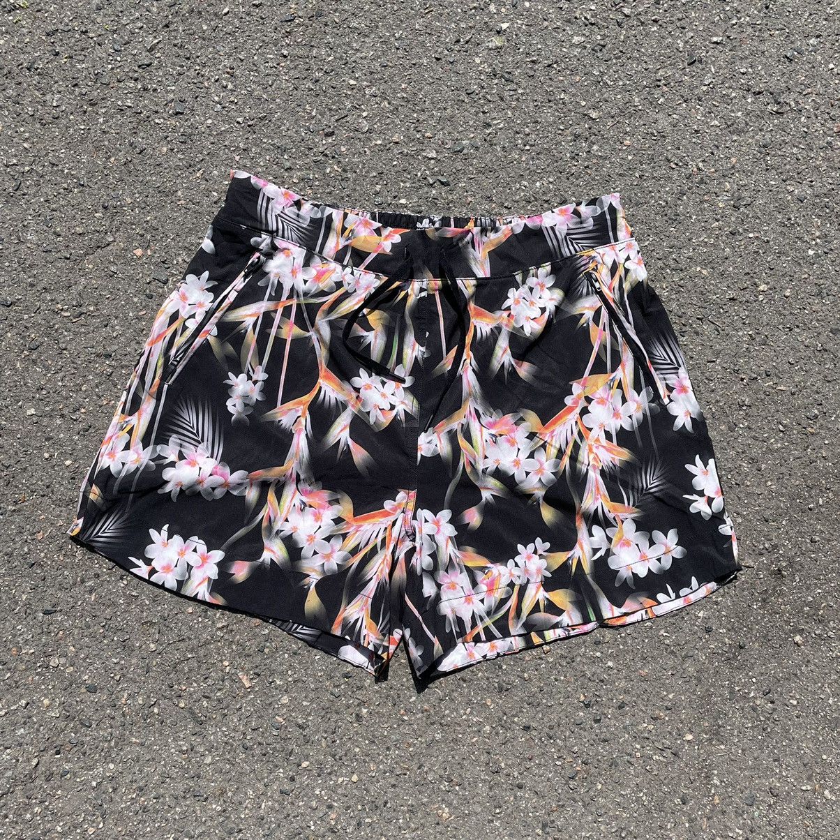 Beauty Beast Vintage 90s Art Streetwear Shorts Summer Kanye Travis Style Size US 34 / EU 50 - 1 Thumbnail