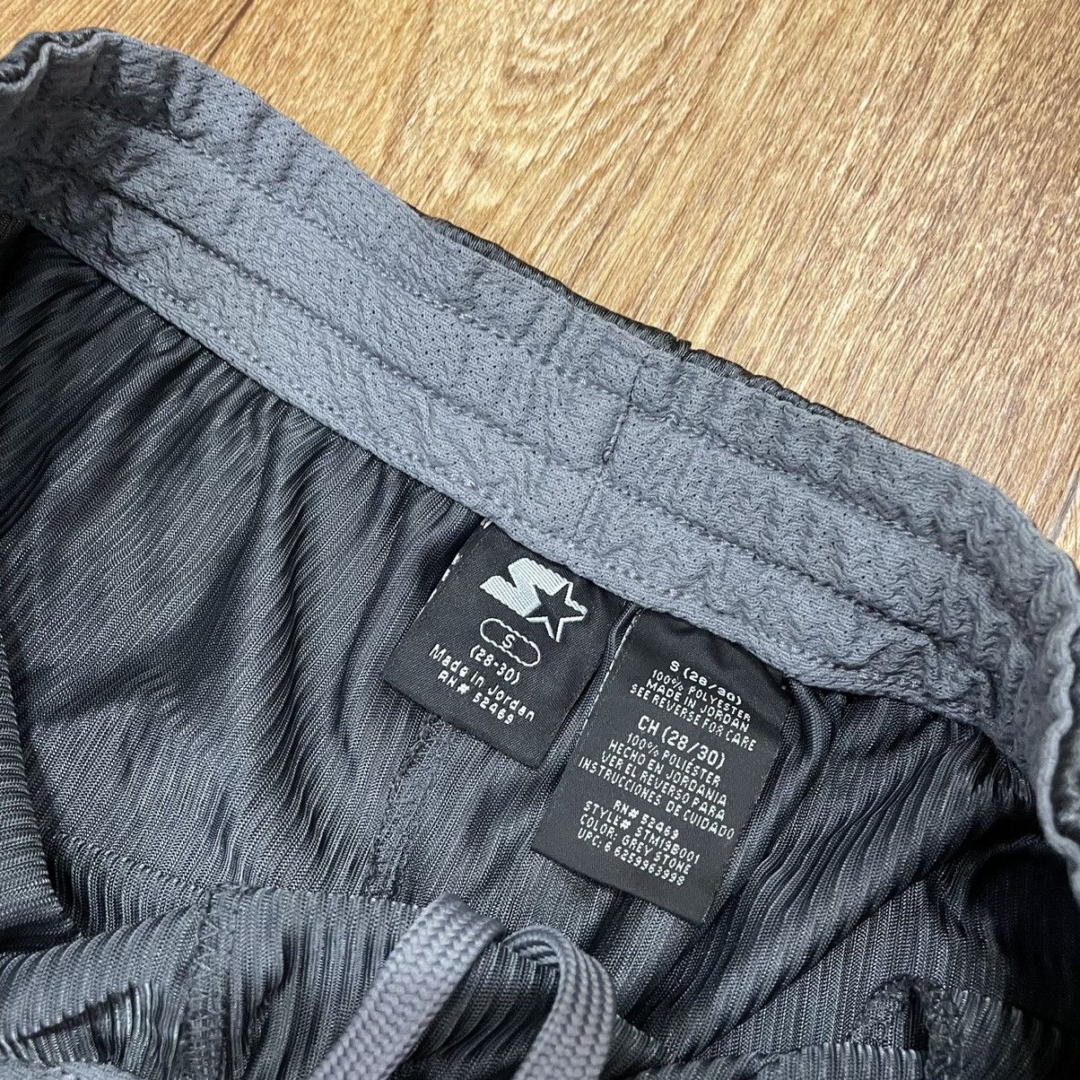 Vintage Vintage Y2K Baggy Shorts Streetwear Skate Black Faded 30 Size US 30 / EU 46 - 5 Thumbnail