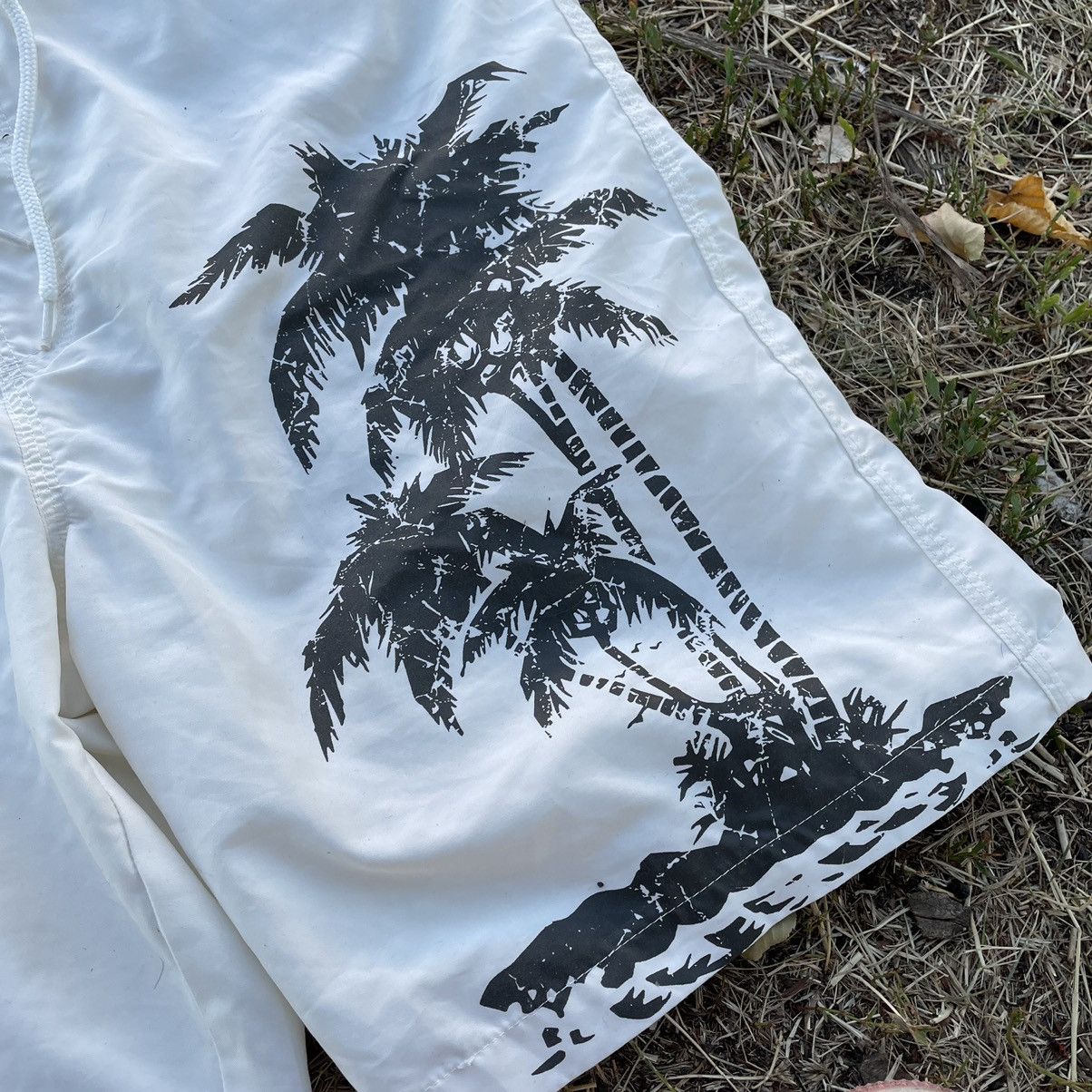 Vintage Vintage 90s Palm Tree Graphic Shorts Y2K Streetwear Boxy 31 Size US 31 - 4 Thumbnail