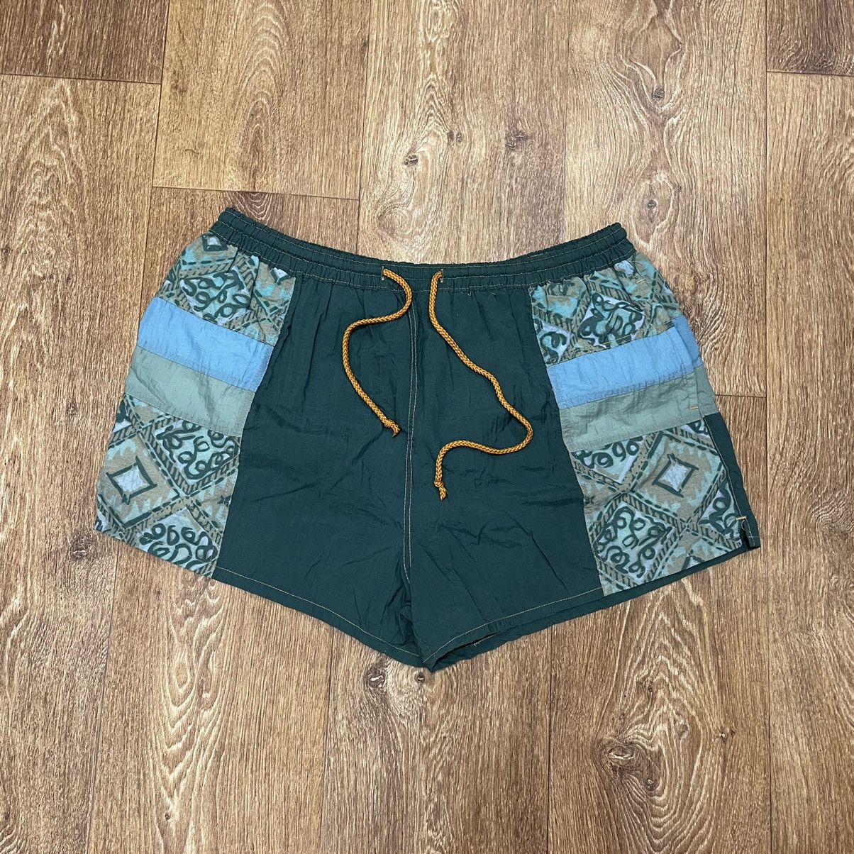 Vintage Vintage 90s Art Streetwear Shorts Summer Kanye Travis Style Size US 33 - 1 Thumbnail