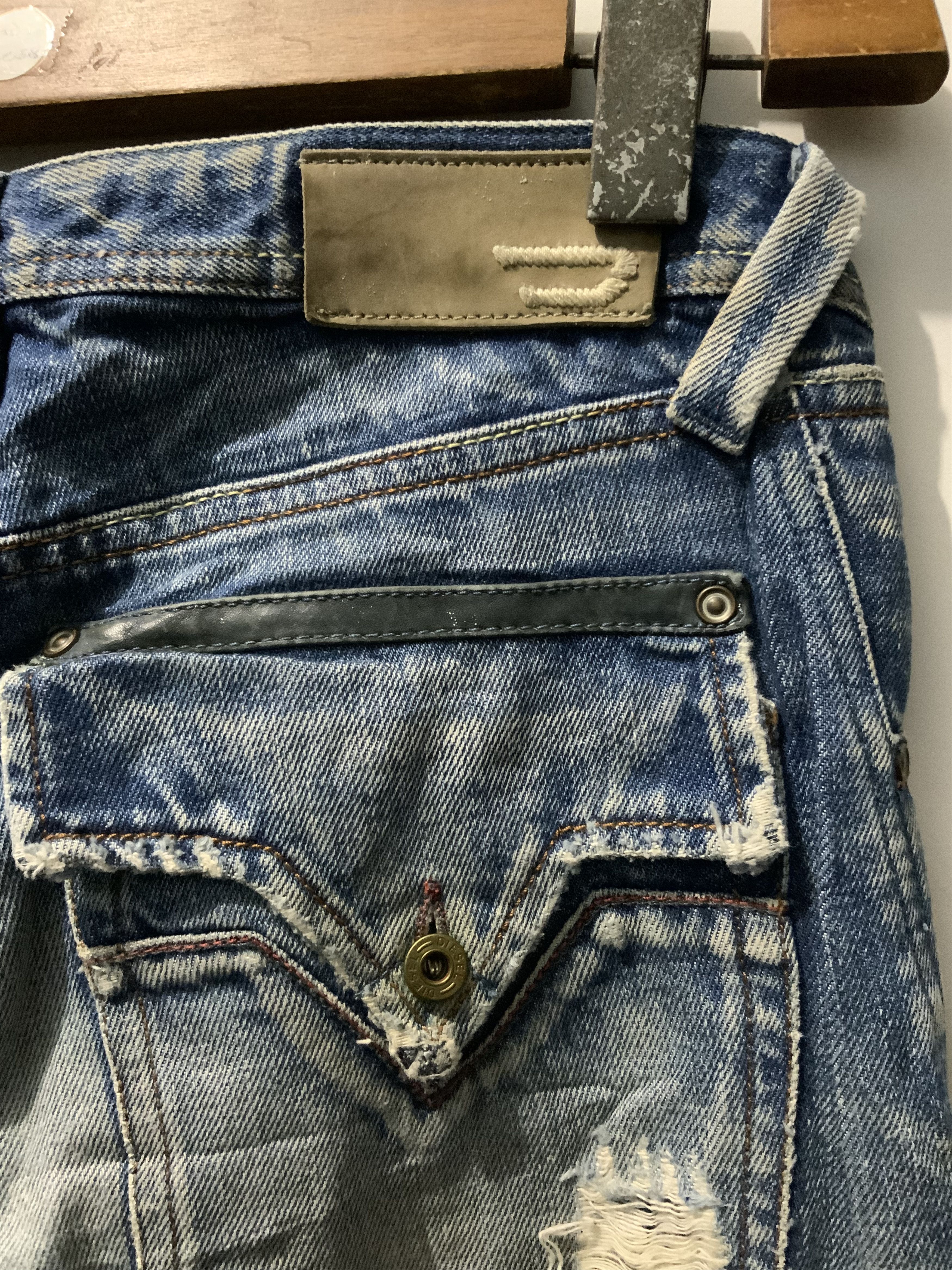 Diesel Vintage Diesel Industry Larkee Button Fly Denim Non Selvedge Size US 32 / EU 48 - 13 Thumbnail