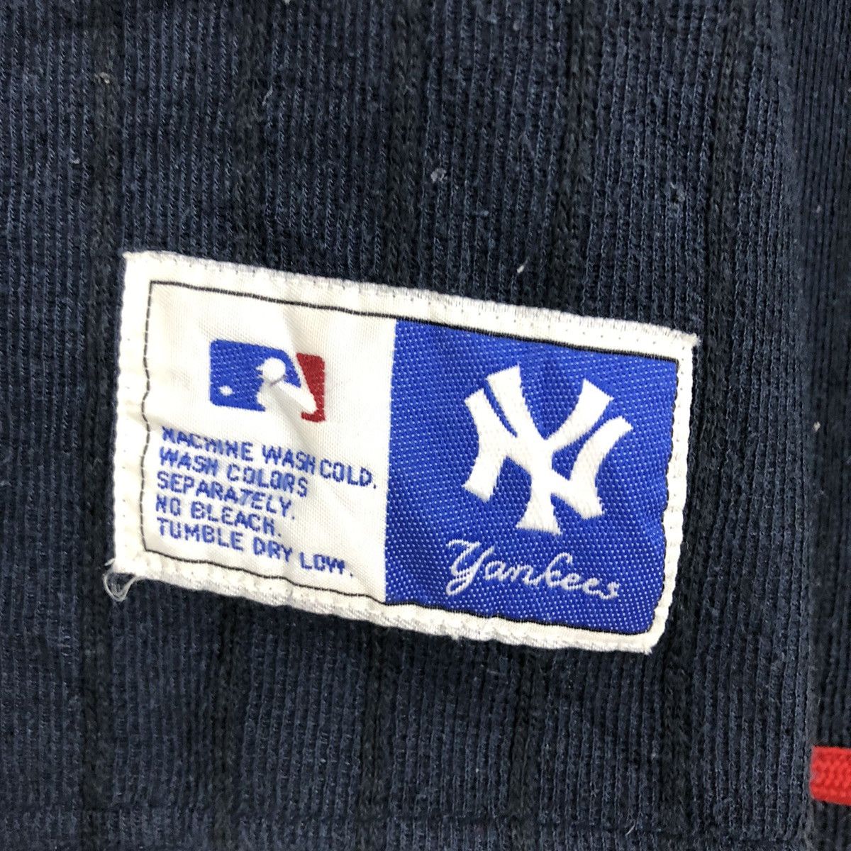MLB × New York Yankees ✈️🔥NY YANKEES GENUINE MERCHANDISE LIGHT JACKET🔥✈️ Size US L / EU 52-54 / 3 - 7 Thumbnail