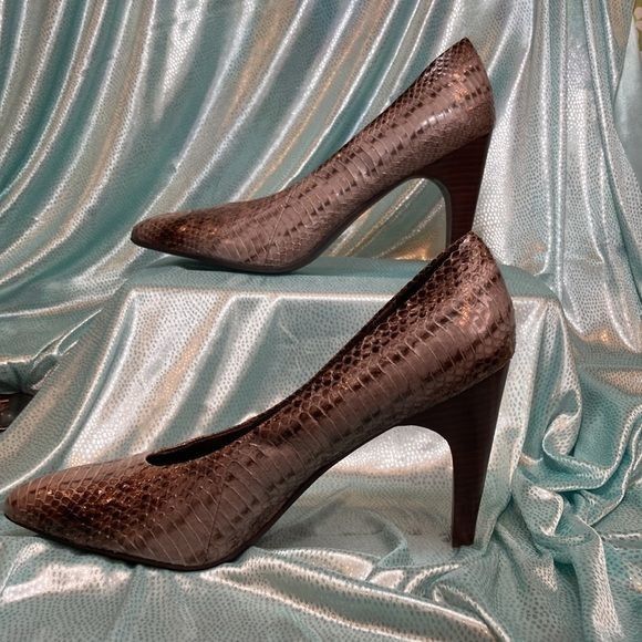 Makowsky Snakeskin Pumps High Heels Shoes Gray Size US 10