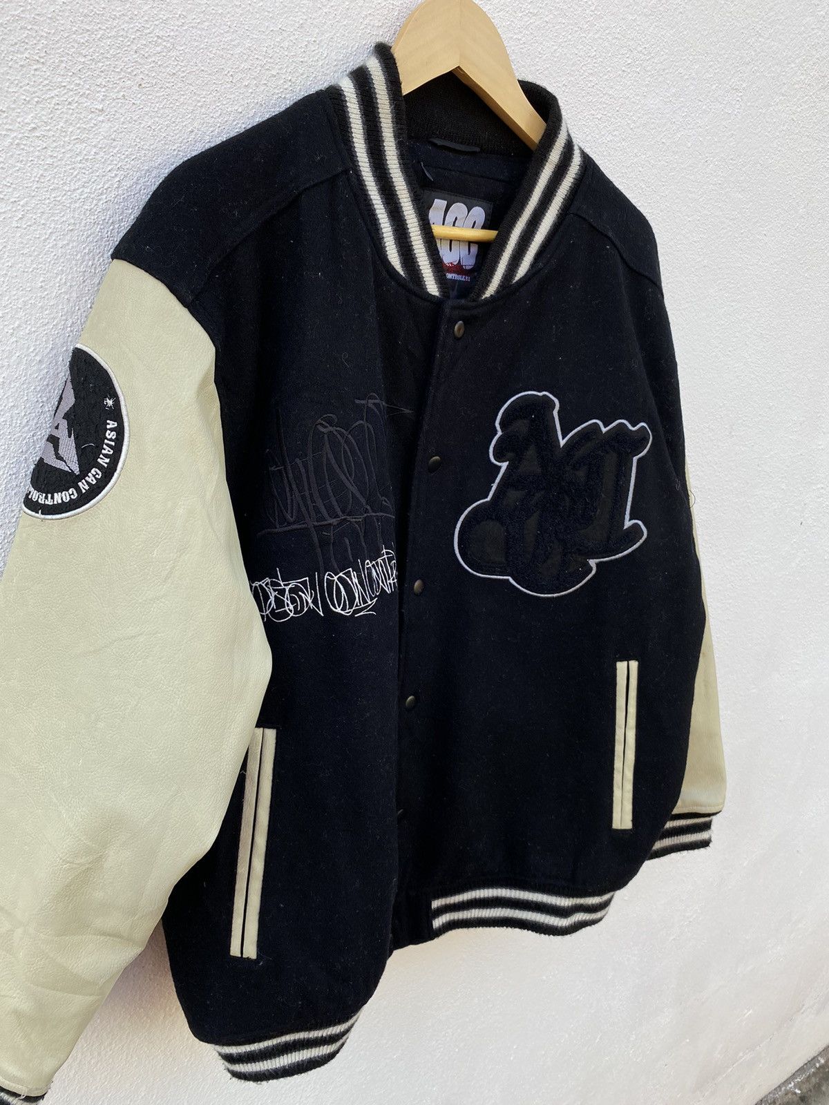 Other Vintage asian can controlerz embroidery wool varsity jacket Size US L / EU 52-54 / 3 - 15 Thumbnail