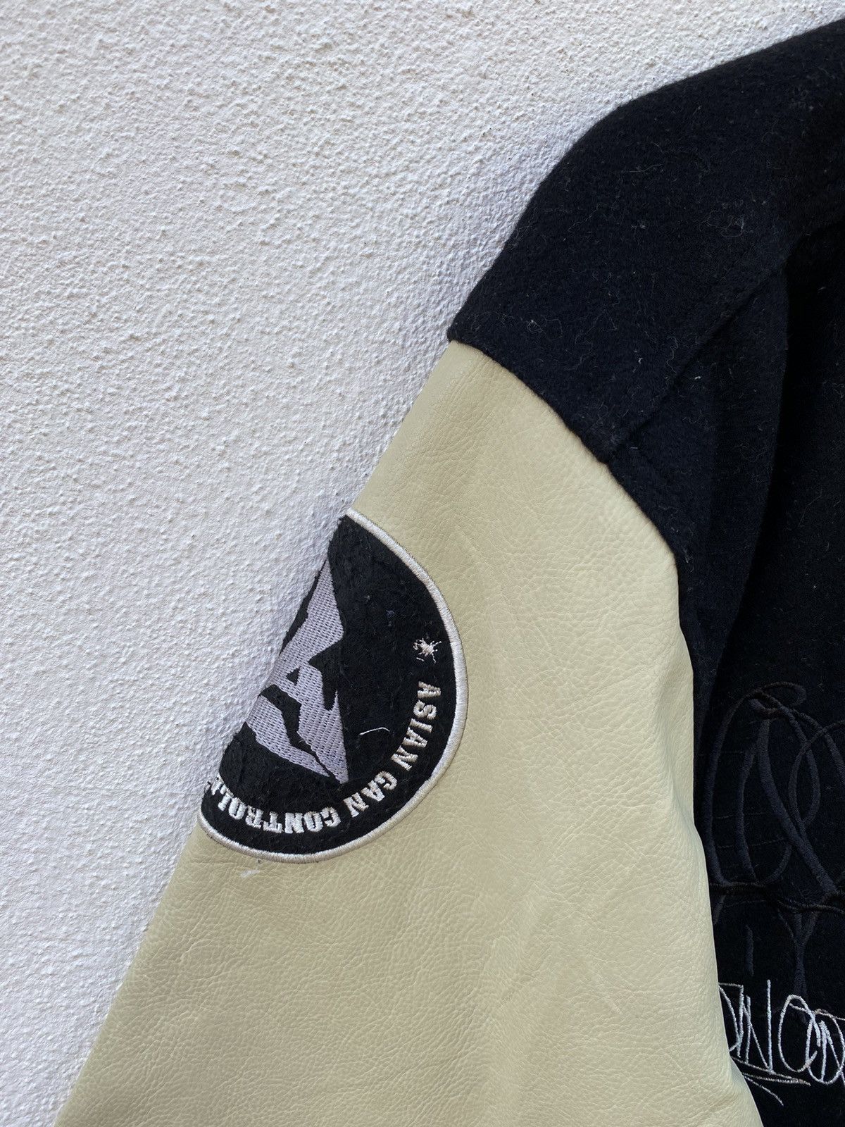 Other Vintage asian can controlerz embroidery wool varsity jacket Size US L / EU 52-54 / 3 - 7 Thumbnail