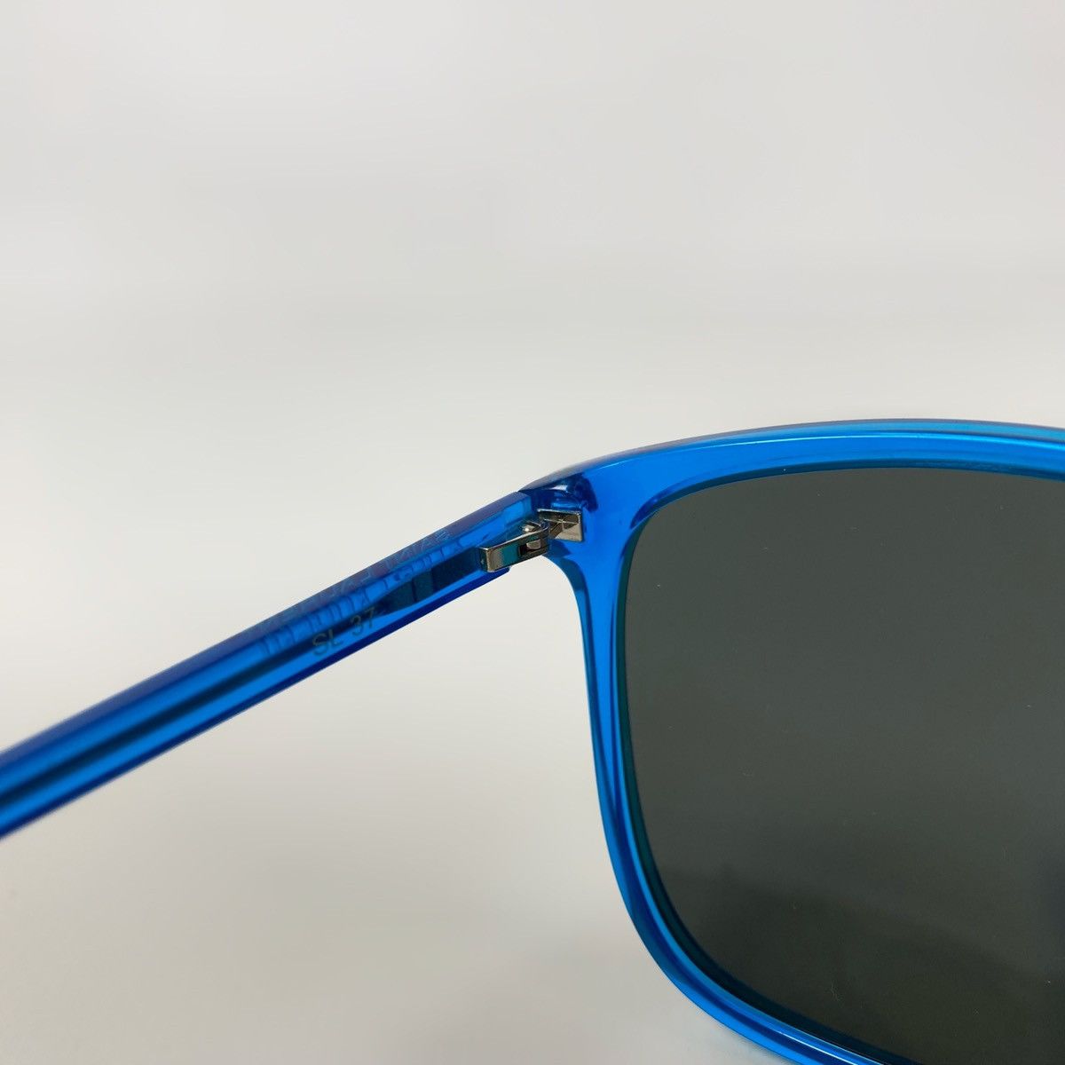 Designer Saint Laurent Paris SL37 Surf Blue Square Frame Sunglasses Size ONE SIZE - 13 Thumbnail